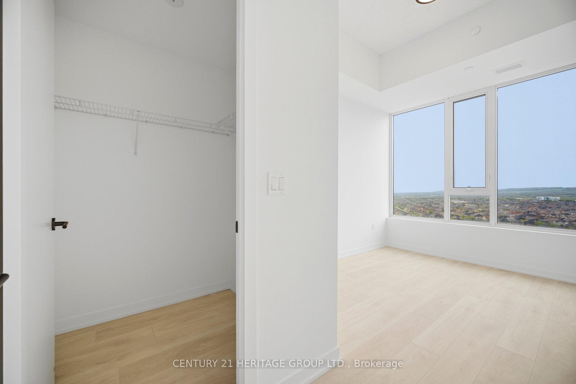4878 POWERS COMMON Boulevard Unit C1601 - Condo photo 7 of 14 in Burlington, Ontario