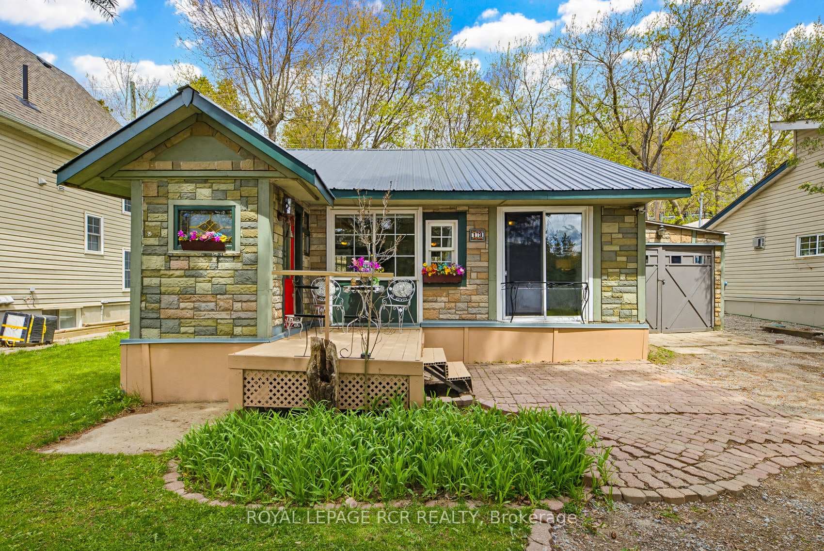 13 Old Pavilion Road - Detached photo 1 of 31 in Caledon, Ontario