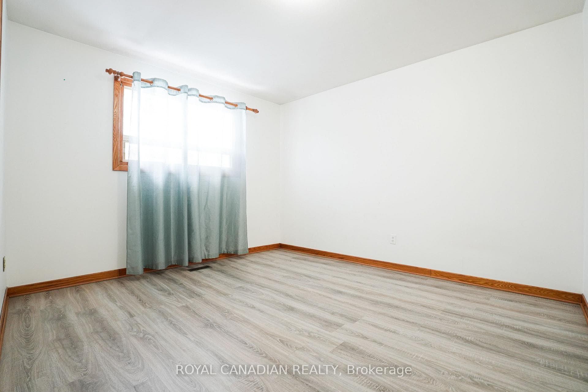 67 Sutherland Avenue - Detached photo 14 of 35 in Brampton, Ontario