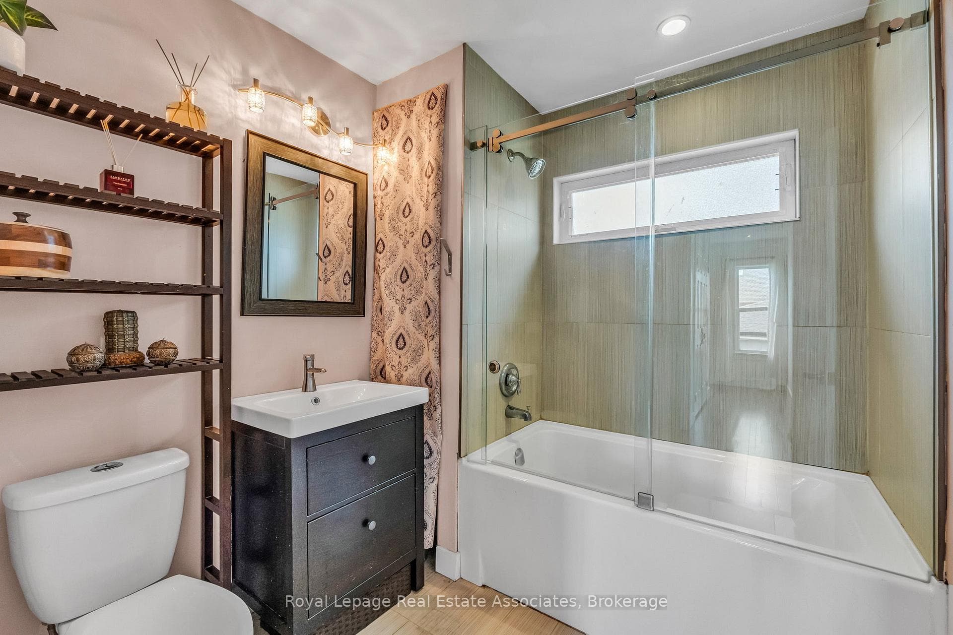 1043 Shaw Drive - Detached photo 25 of 45 in Mississauga, Ontario