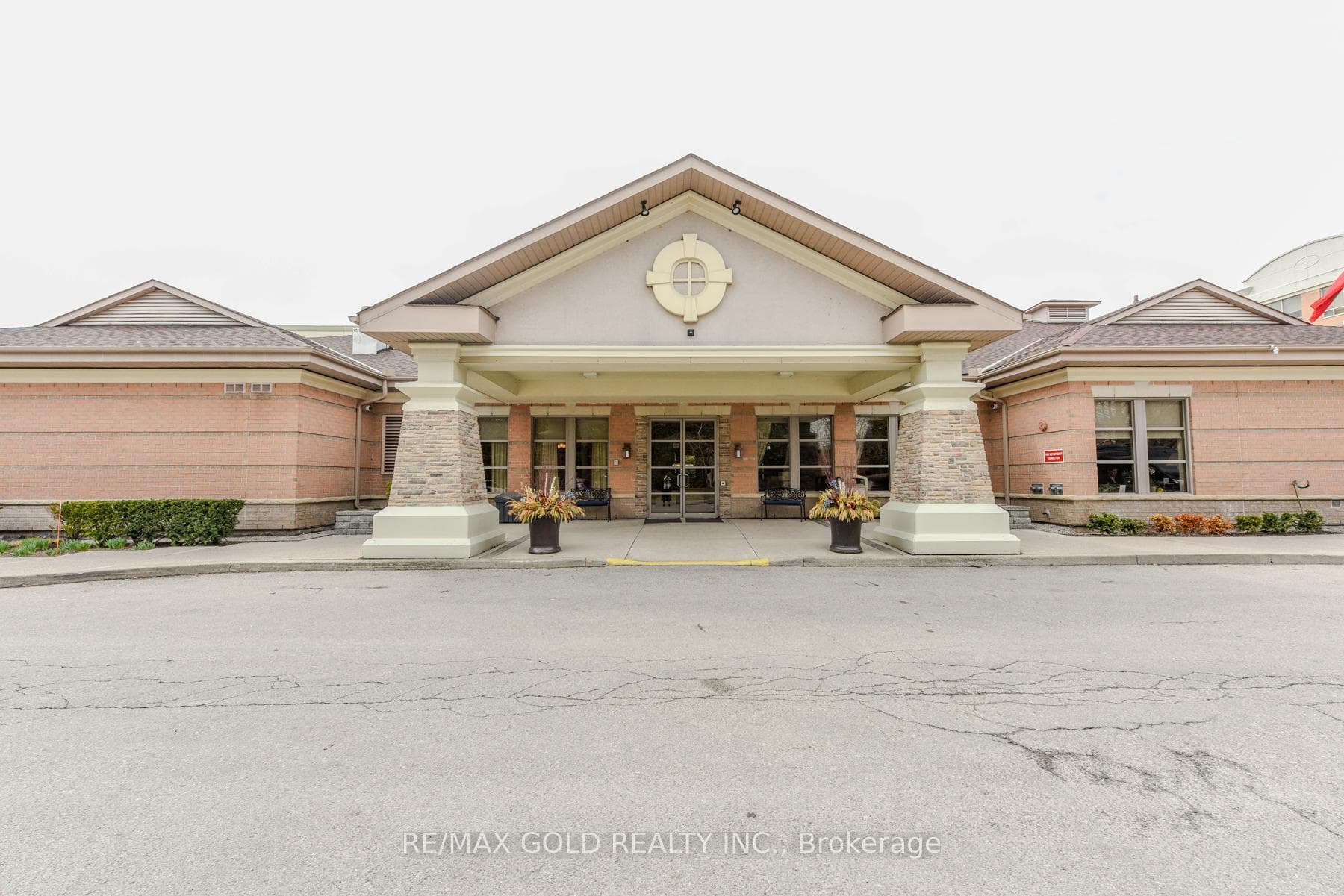 100 Burloak Drive Unit 2411 - Condo photo 1 of 48 in Burlington, Ontario