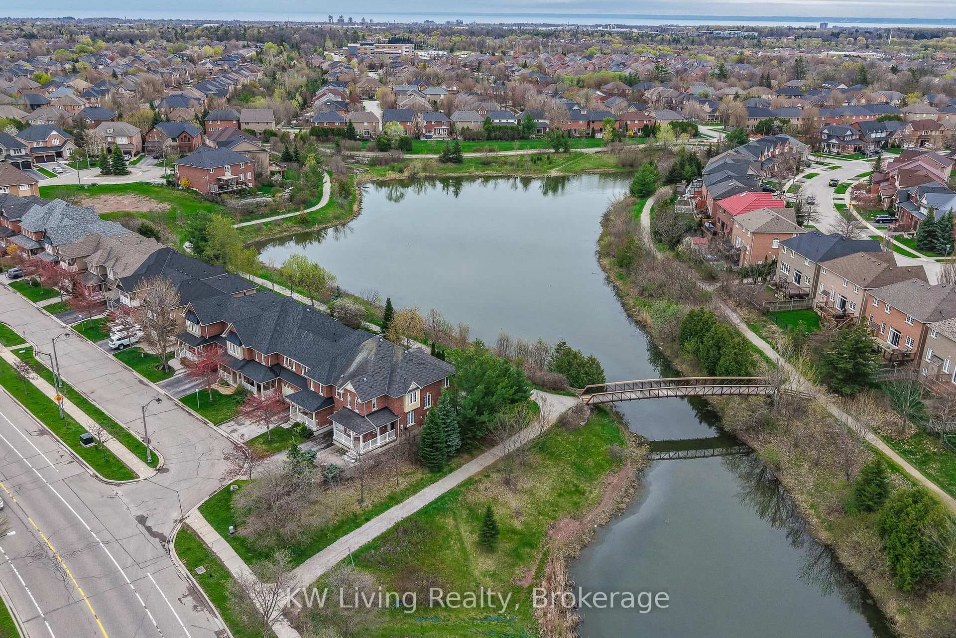 2327 Gladacres Lane - Detached photo 42 of 42 in Oakville, Ontario