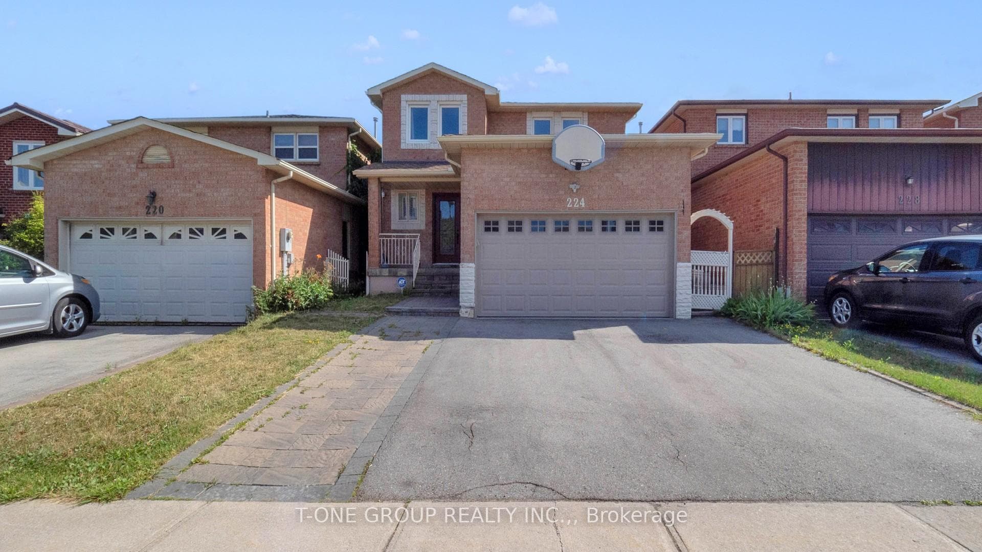 224 Kingsbridge Garden Circle - home for sale in Mississauga, Ontario