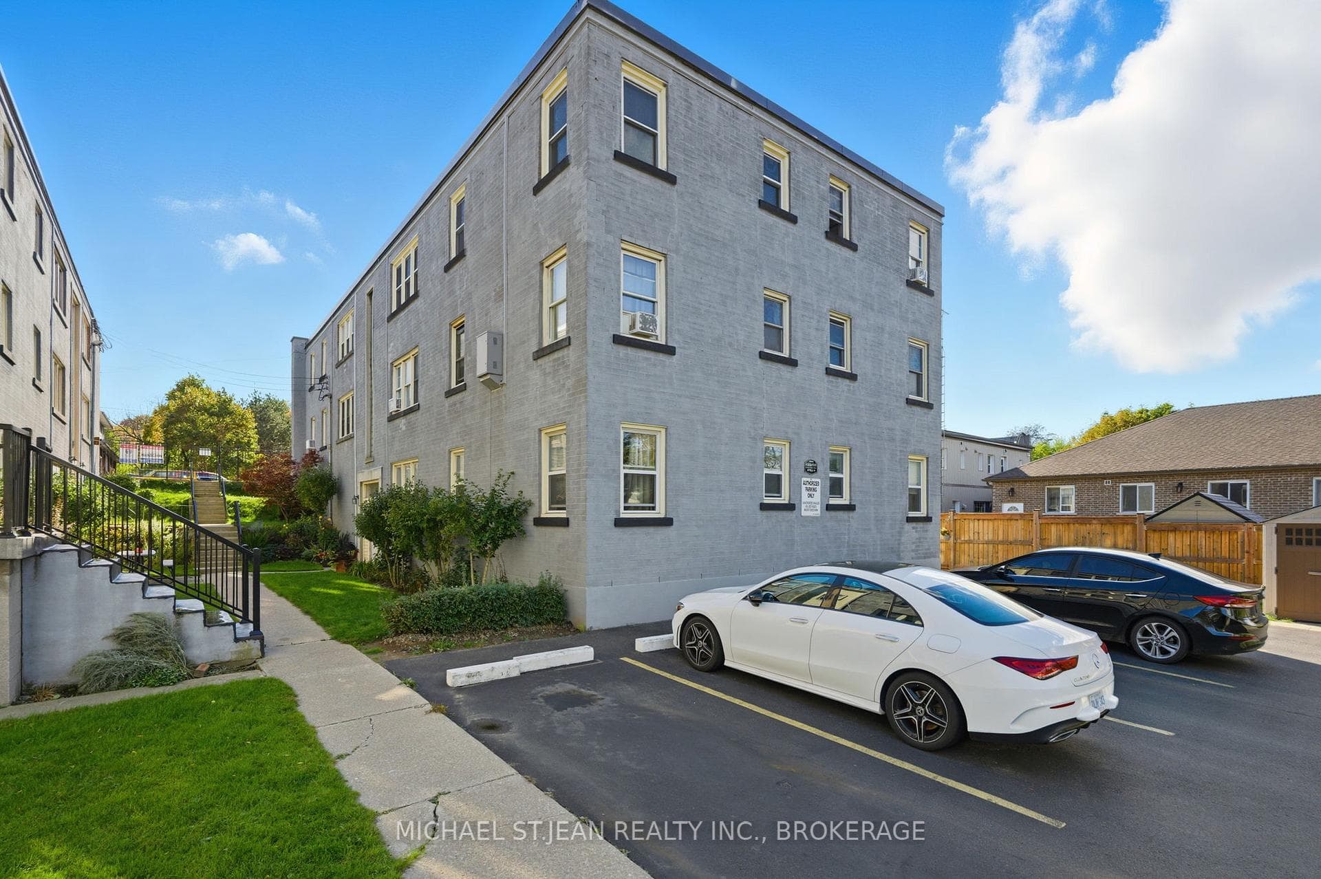 1755 King Street Unit 9 - Condo photo 4 of 32 in Hamilton, Ontario
