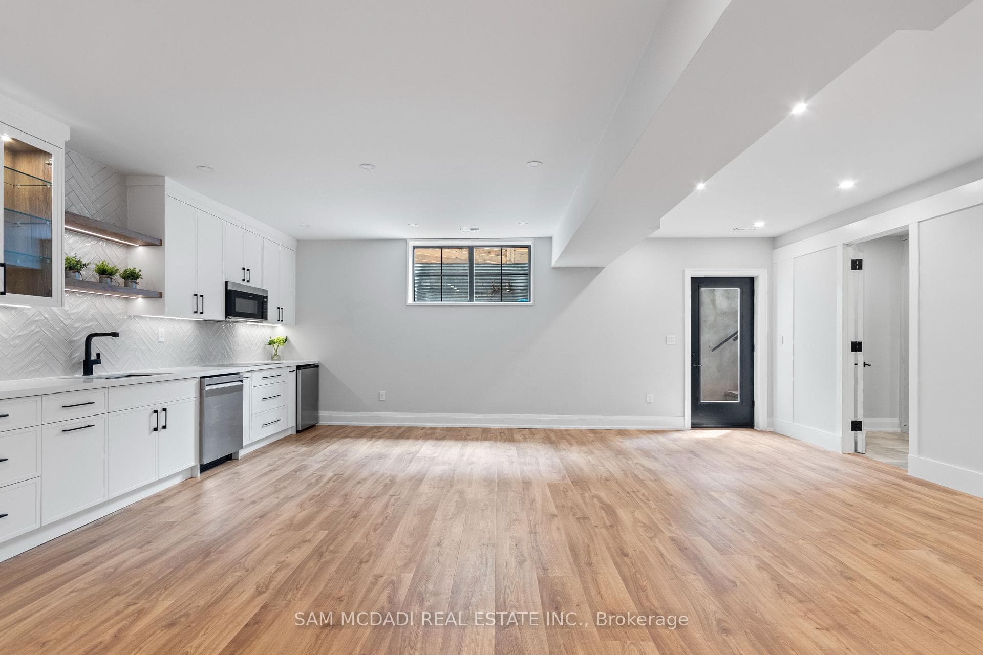 584 Fourth Line - New Construction photo 42 of 50 in Oakville, Ontario