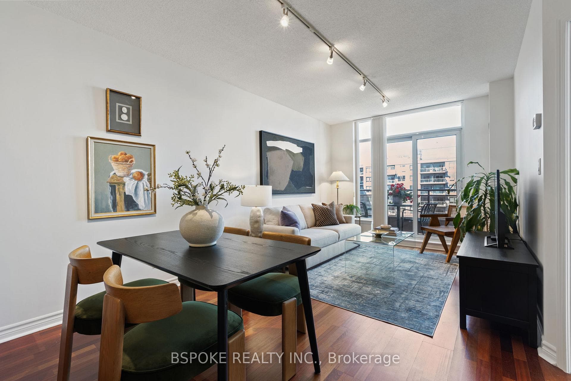 19 Barberry Place Unit 804 - Condo photo 2 of 21 in Hillcrest Village / Bayview Village, Ontario