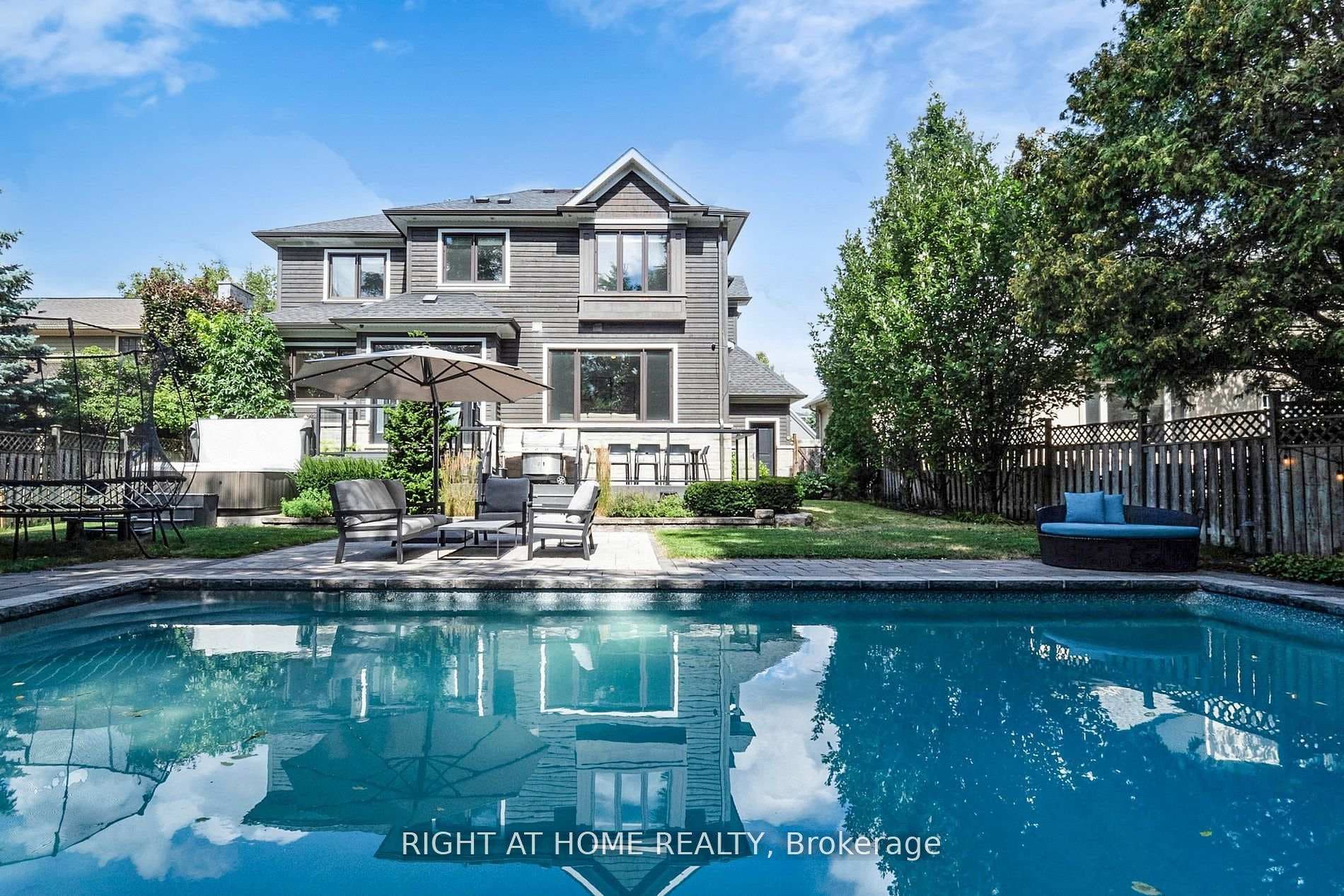 490 Orchard Drive - Detached photo 2 of 22 in Oakville, Ontario
