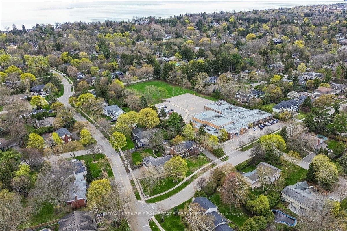 151 Wedgewood Drive - Detached photo 34 of 36 in Oakville, Ontario