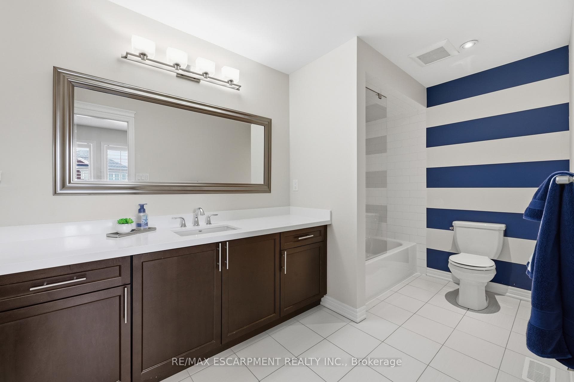 4645 Doug Wright Drive - Detached photo 29 of 47 in Burlington, Ontario