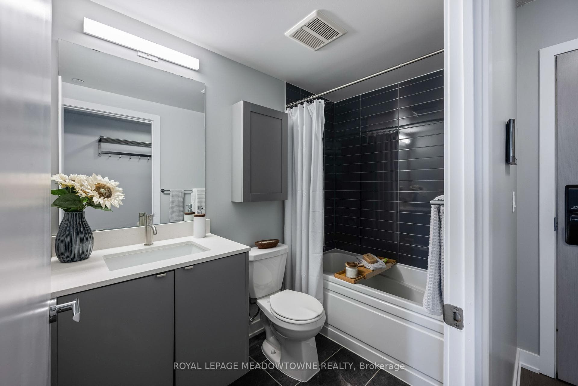 3200 Dakota Common Unit B602 - Condo photo 17 of 31 in Burlington, Ontario