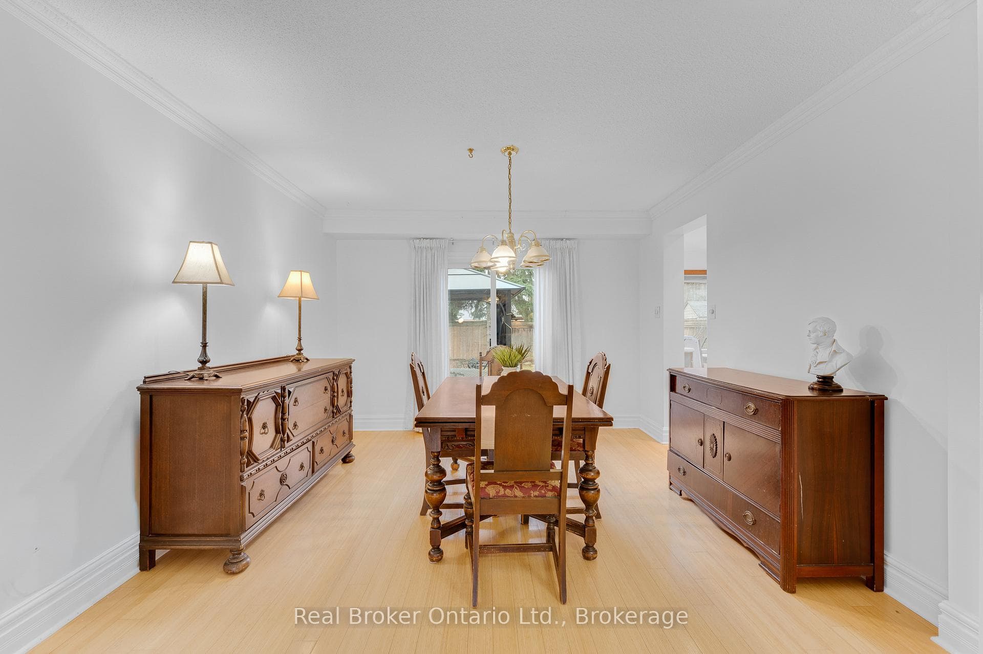 6366 Miller's Grove - Detached photo 7 of 46 in Mississauga, Ontario