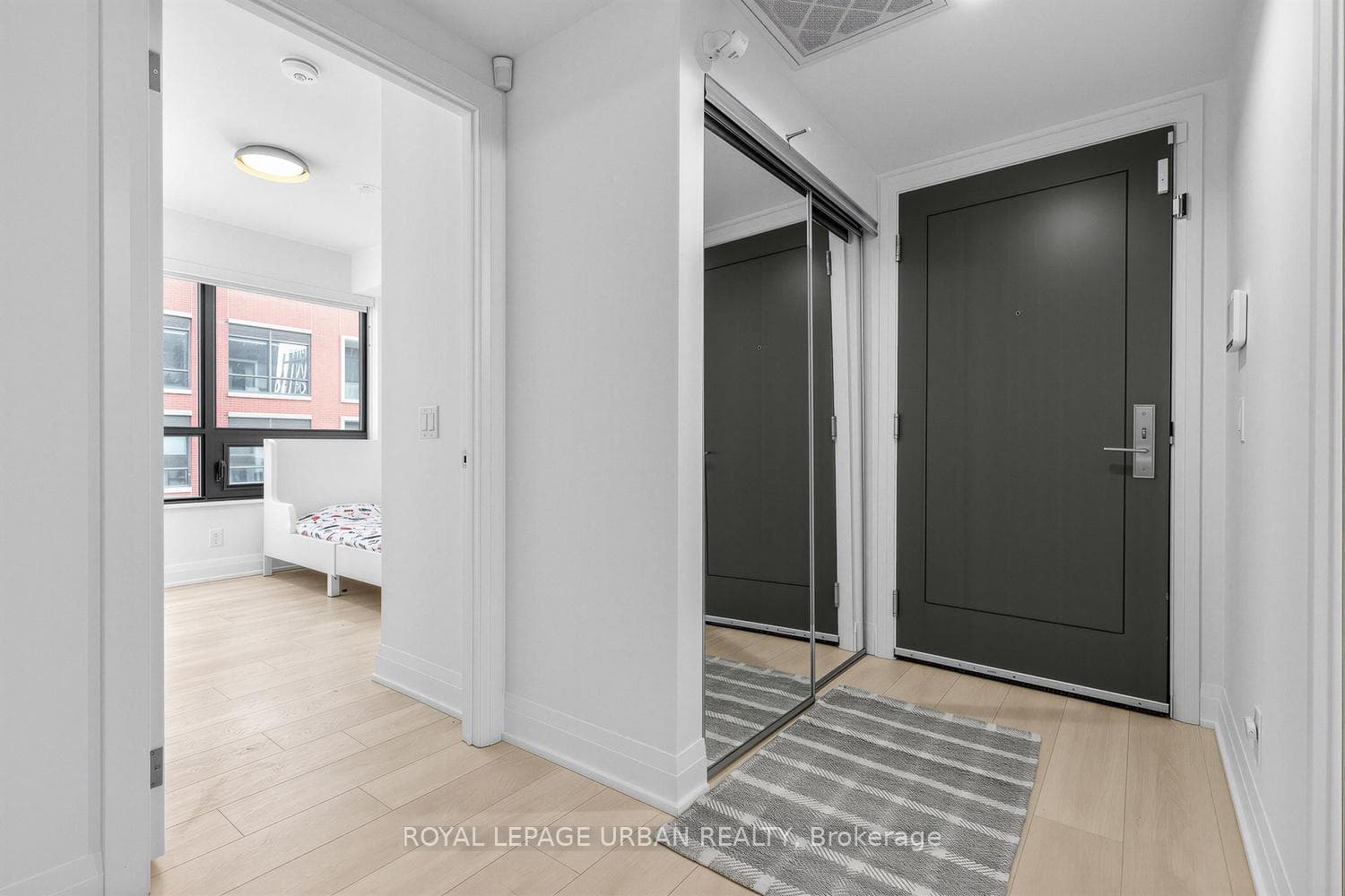 33 Frederick Todd Way Unit 505 - Condo photo 2 of 42 in Flemingdon Park / Don Mills, Ontario