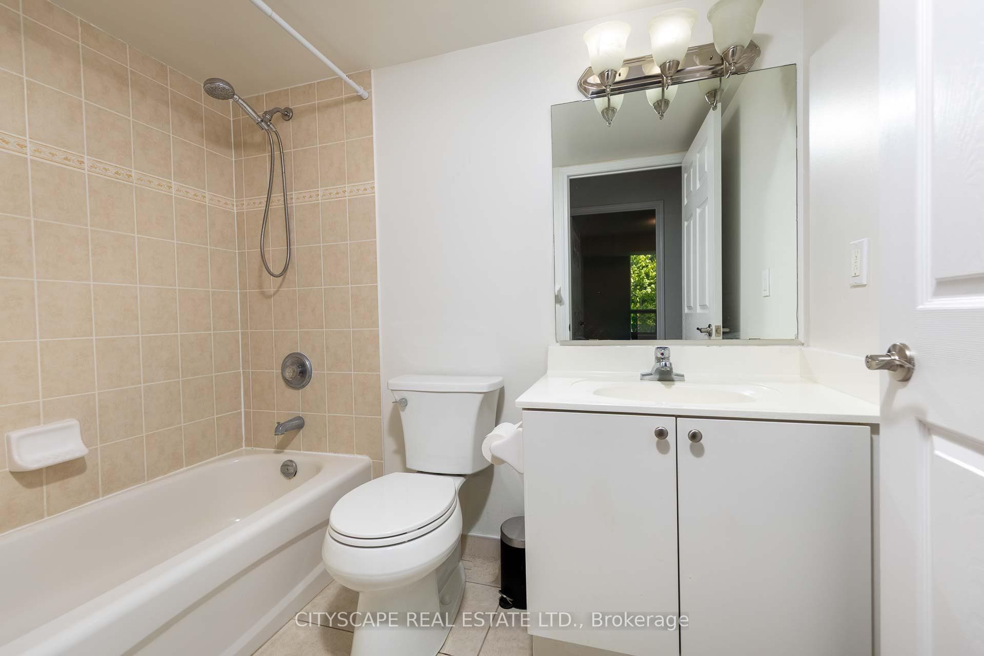 5940 Yonge Street Unit 609 - Condo photo 7 of 20 in Thornhill / Willowdale, Ontario