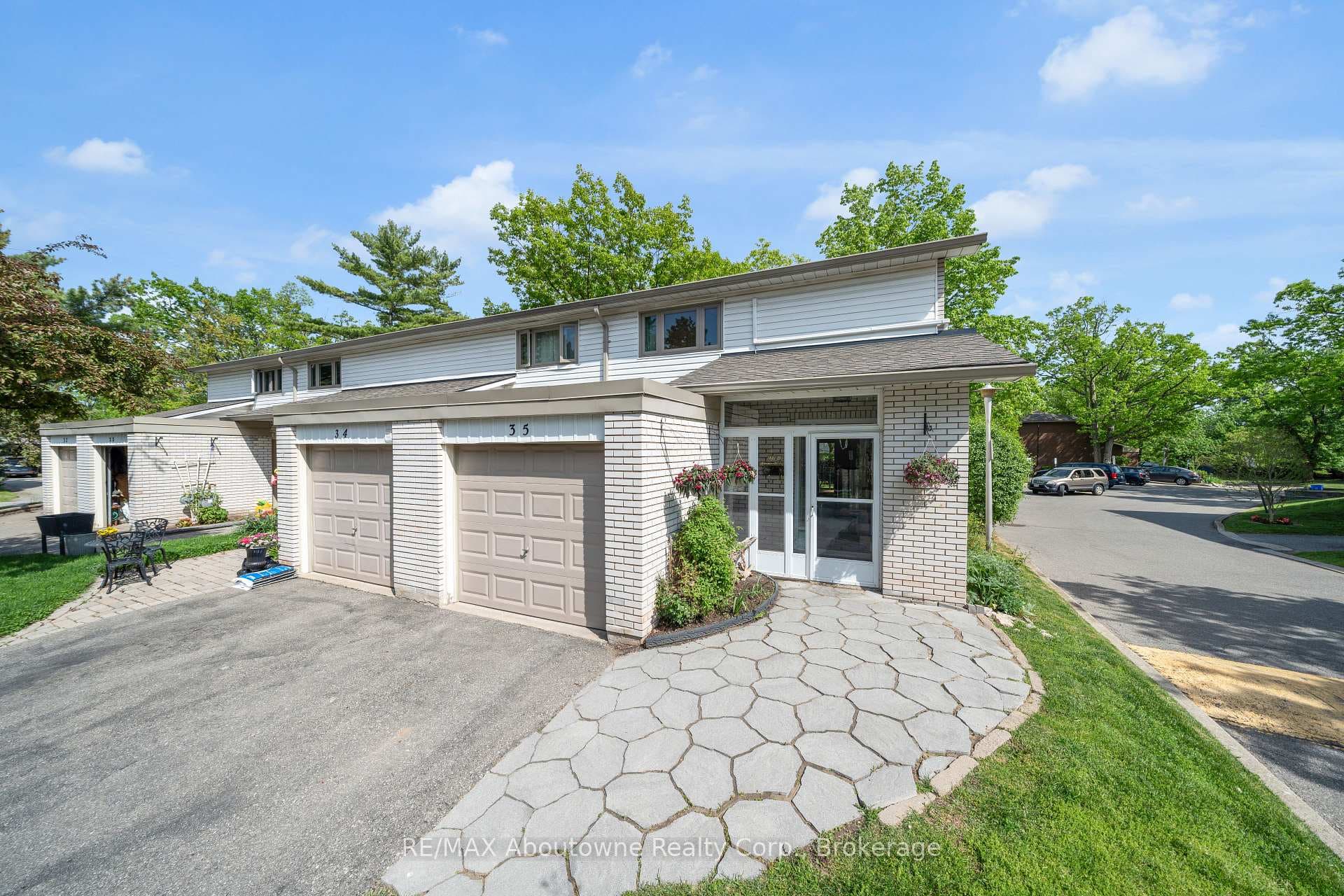 1270 Gainsborough Drive Unit 35 - Condo photo 1 of 50 in Oakville, Ontario