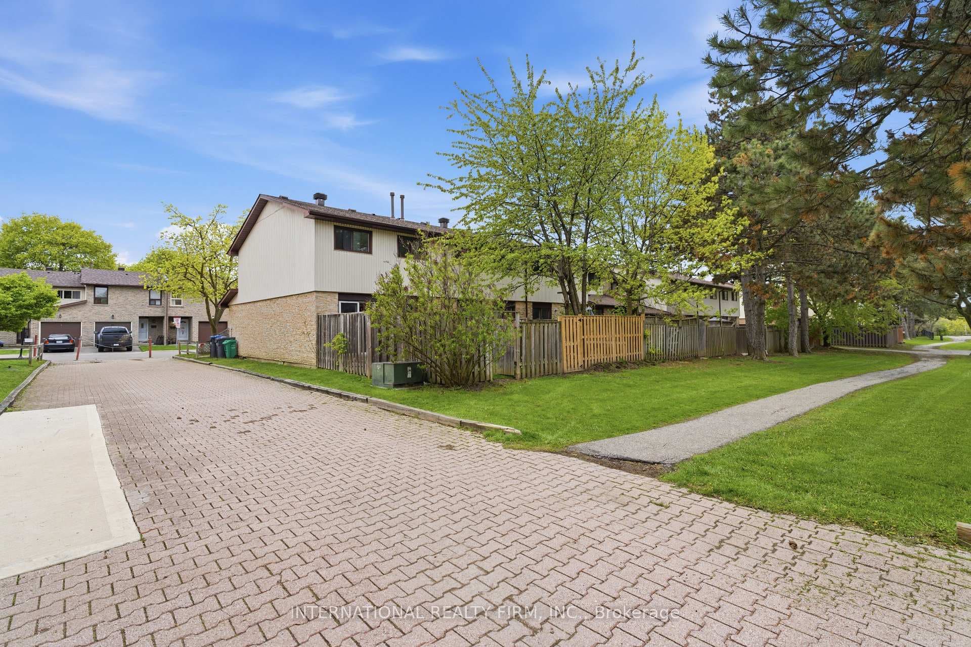 114 Foster Crescent Unit 114 - Condo photo 17 of 19 in Brampton, Ontario