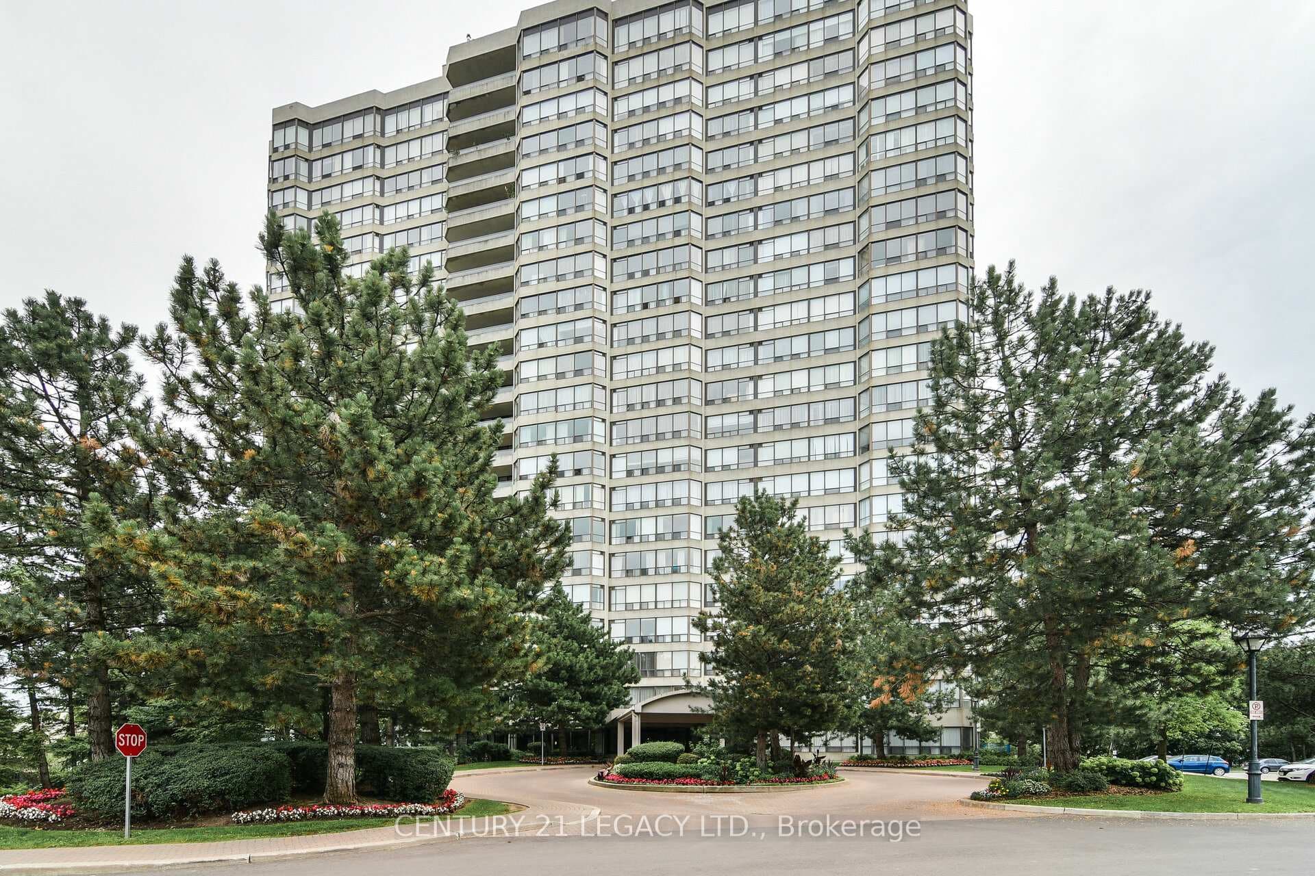 24 Hanover Road Unit 404 - Condo photo 1 of 45 in Brampton, Ontario
