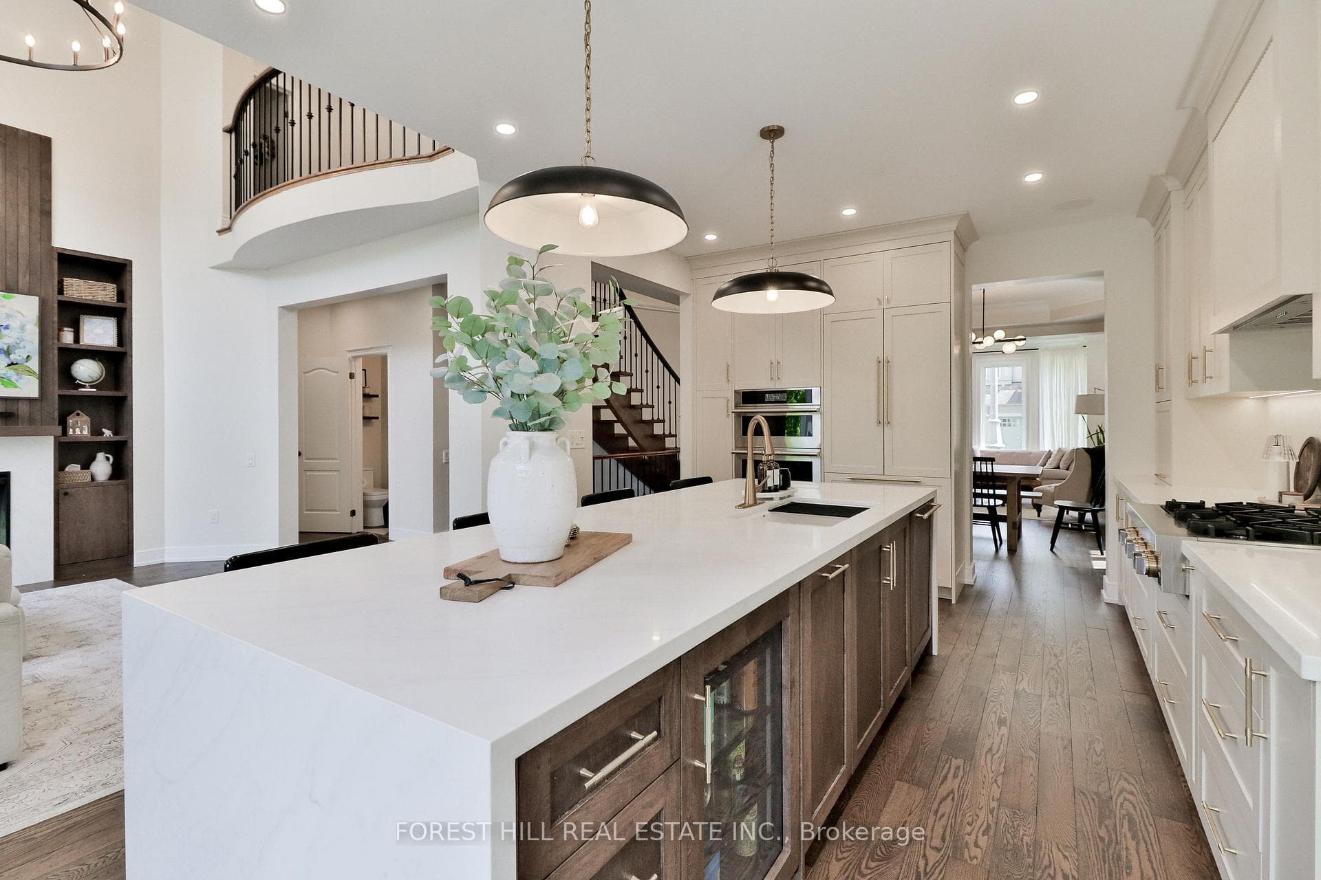 327 Turning Leaf Road - Detached photo 12 of 43 in Oakville, Ontario