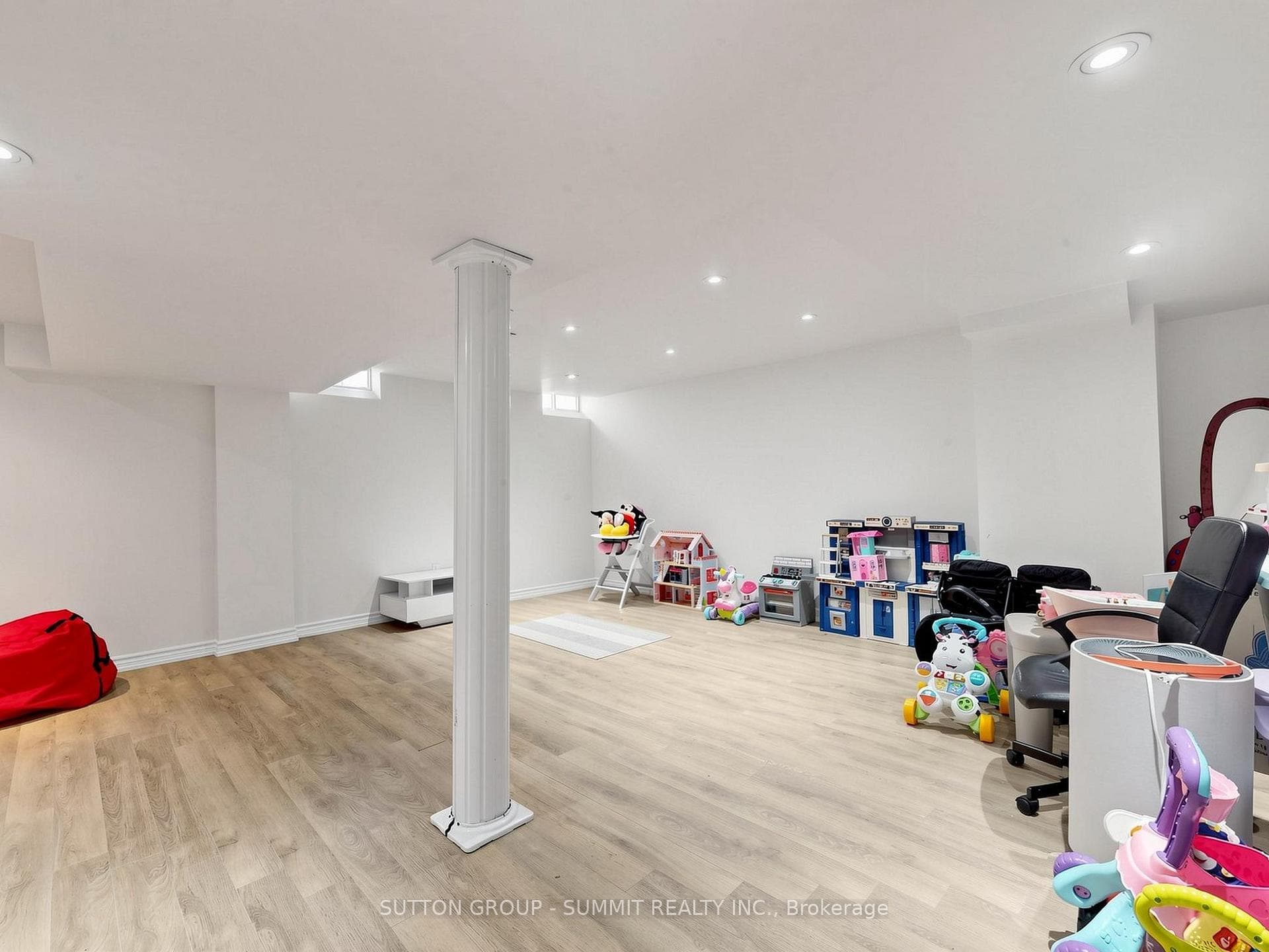 4880 YORKSHIRE Avenue - Detached photo 32 of 50 in Mississauga, Ontario