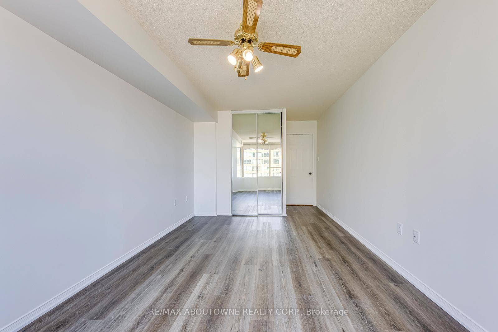 1270 Maple Crossing Boulevard Unit 1705 - Condo photo 33 of 44 in Burlington, Ontario