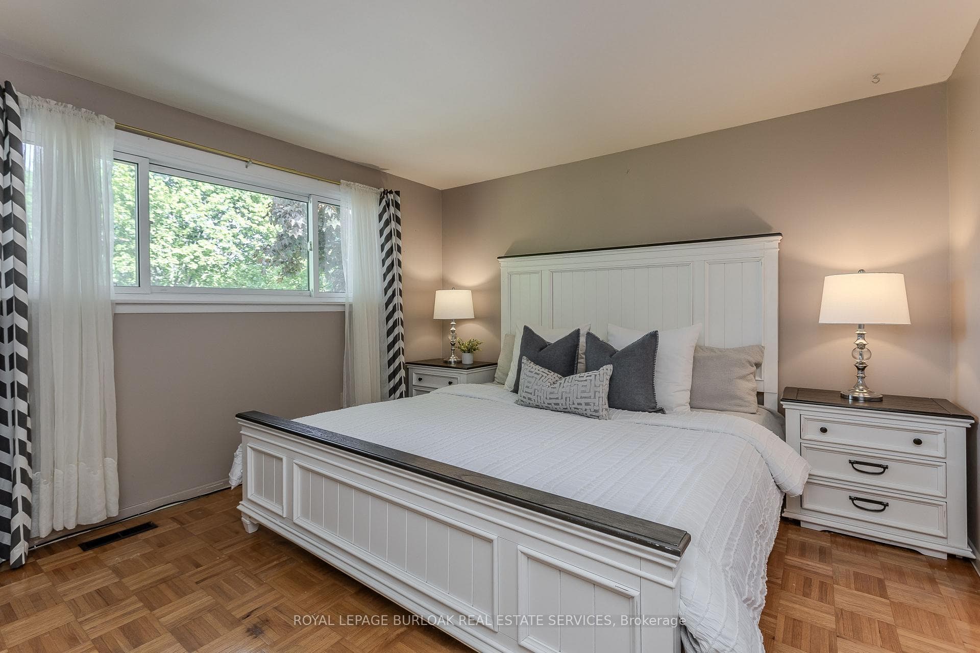 3118 Centennial Drive - Detached photo 13 of 39 in Burlington, Ontario