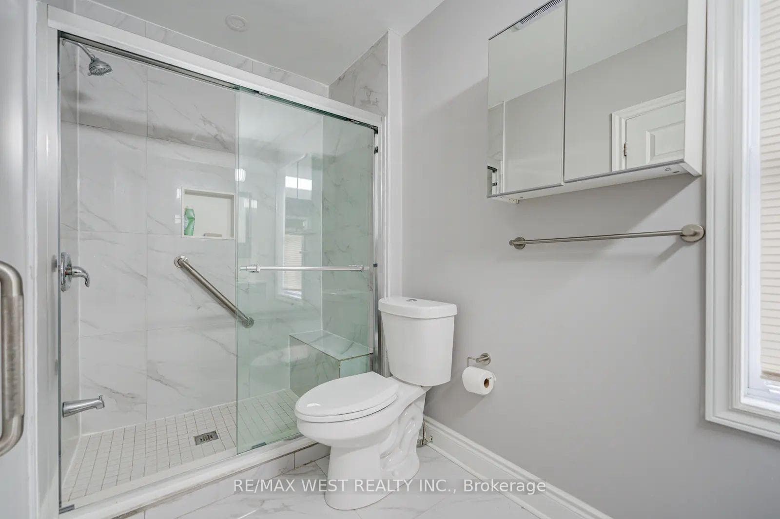 326 Queen Street - Detached photo 10 of 27 in Mississauga, Ontario