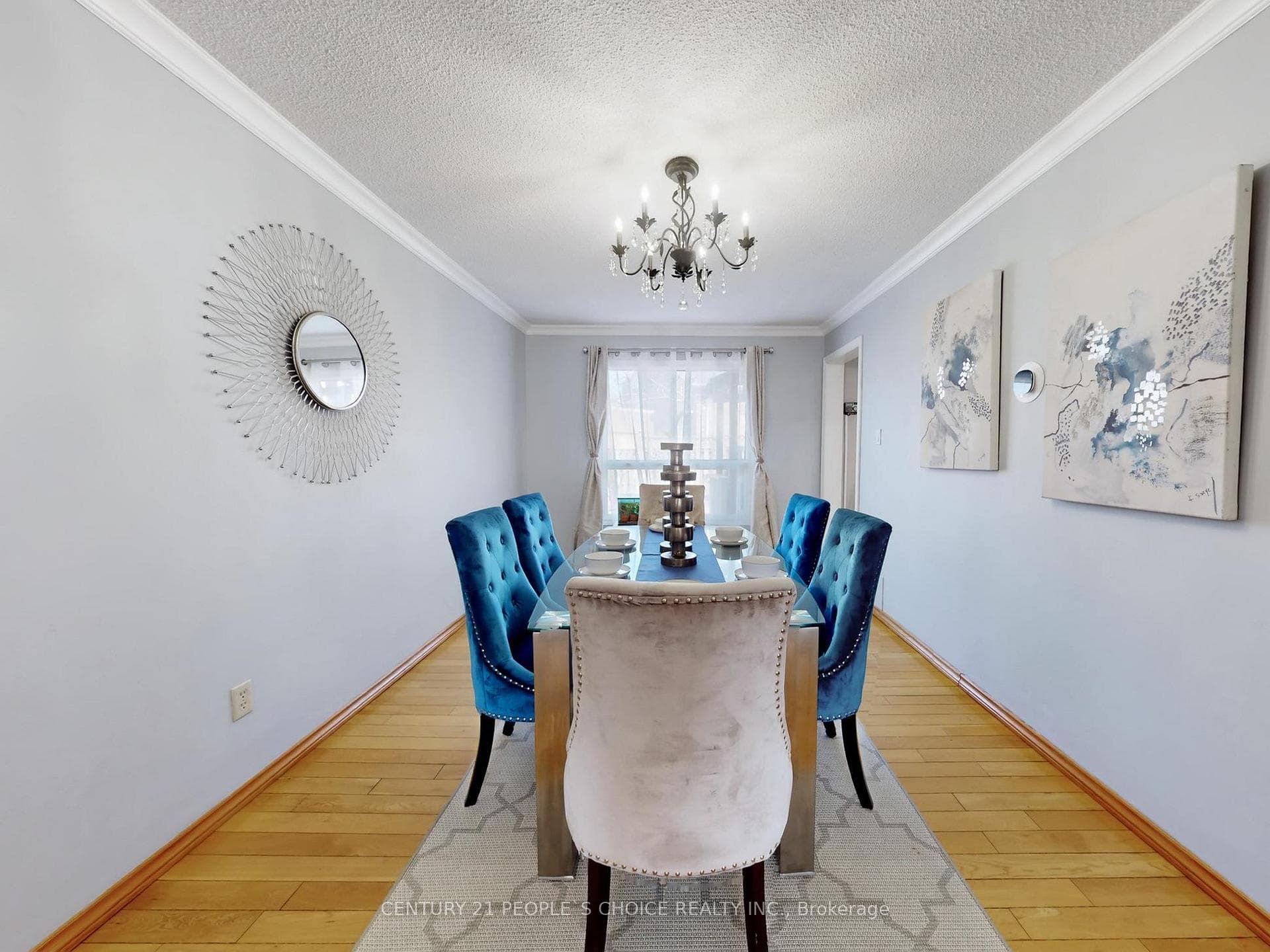 5992 Ladyburn Crescent - Detached photo 10 of 50 in Mississauga, Ontario