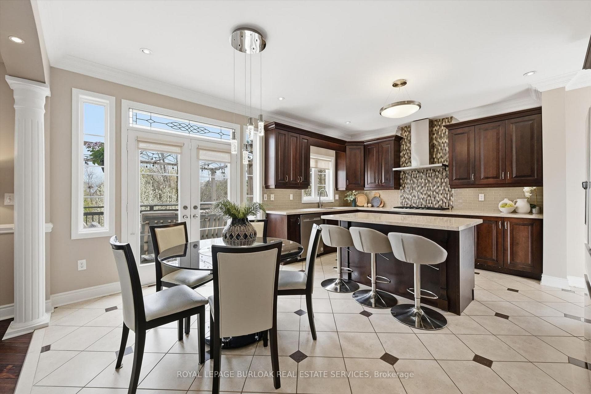 4186 Fuller Crescent - Detached photo 12 of 50 in Burlington, Ontario
