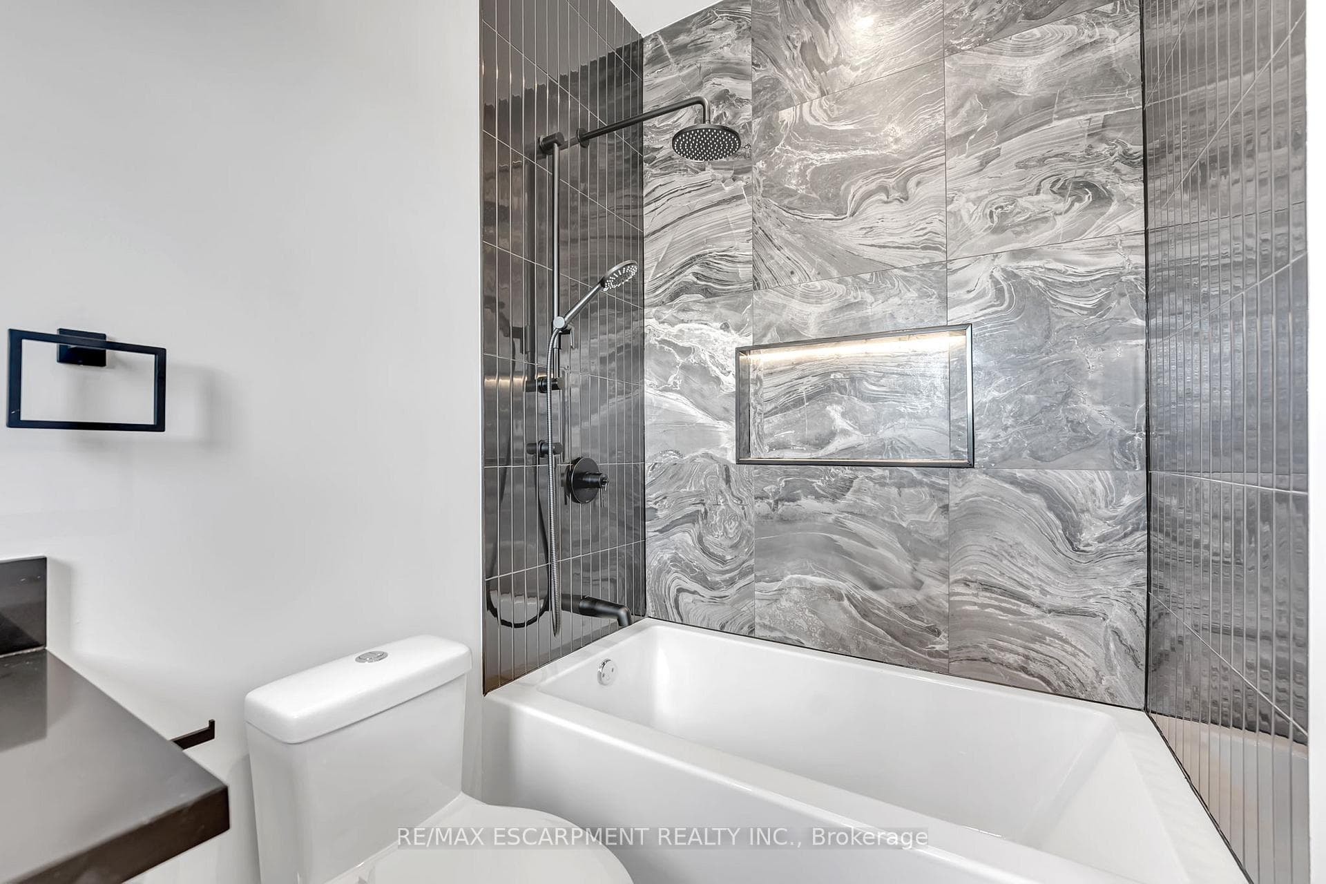 383 Wadsworth Street - Detached photo 28 of 46 in Oakville, Ontario