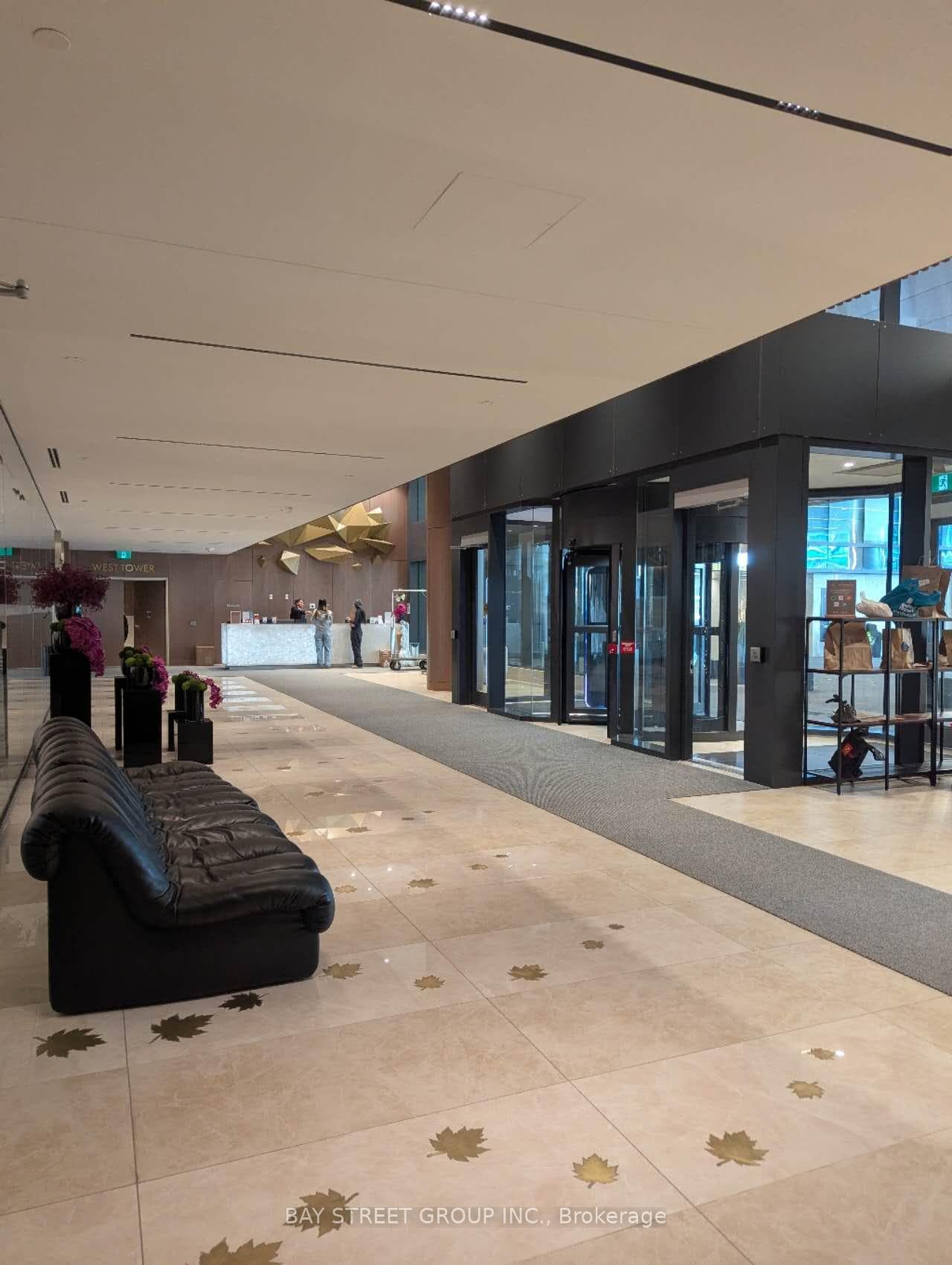 1 Concord Cityplace Way Unit 4210 - home for sale in Downtown Toronto / Waterfront, Ontario