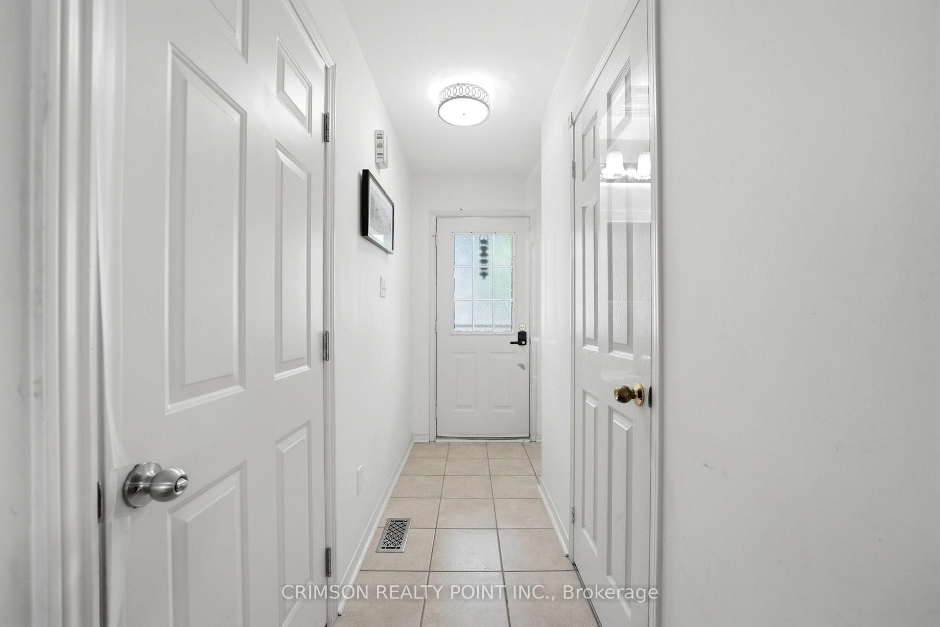 42 Dawson Crescent - Townhouse photo 2 of 37 in Milton, Ontario