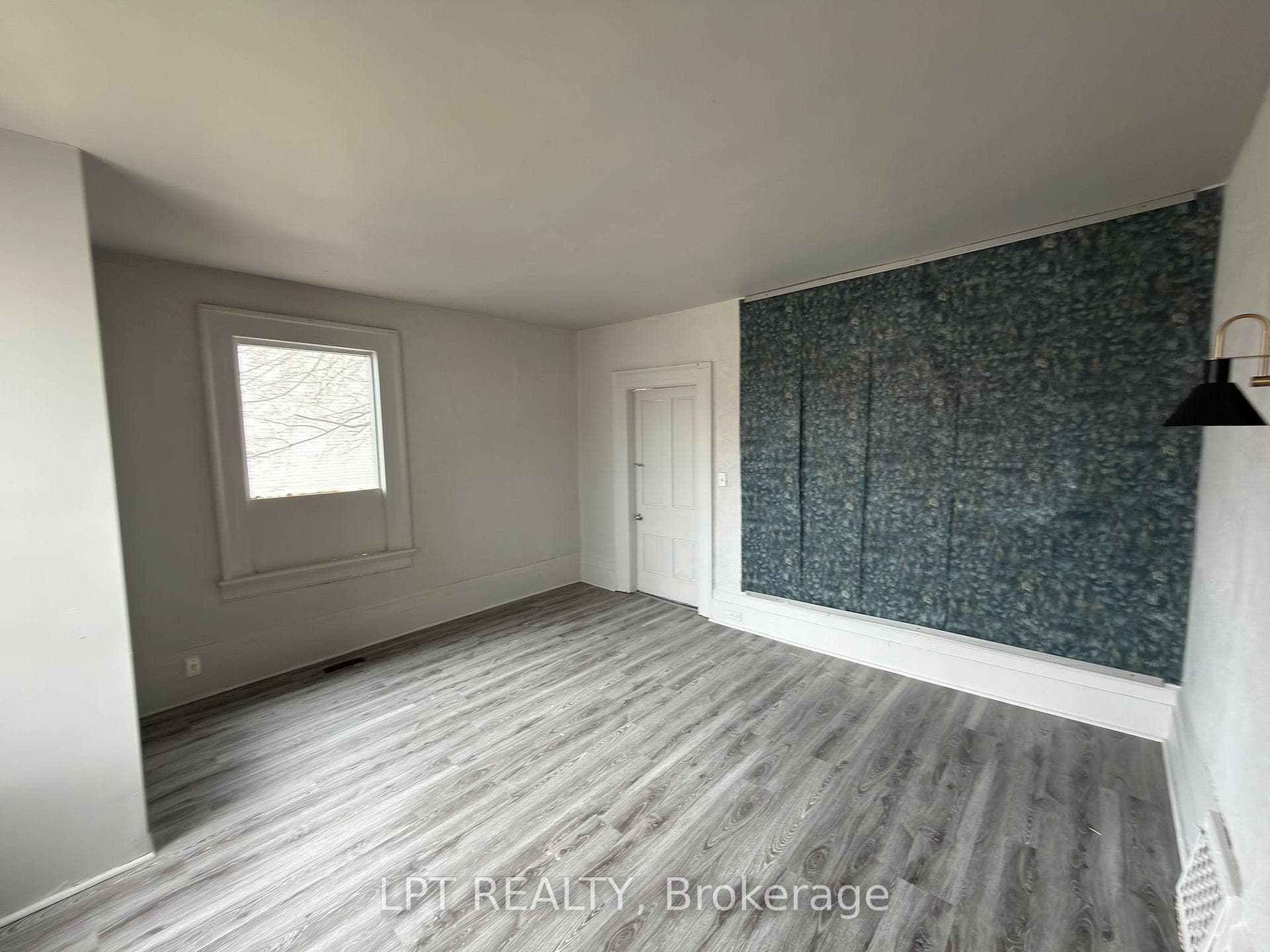 37 Elizabeth Street - Detached photo 3 of 9 in Brampton, Ontario