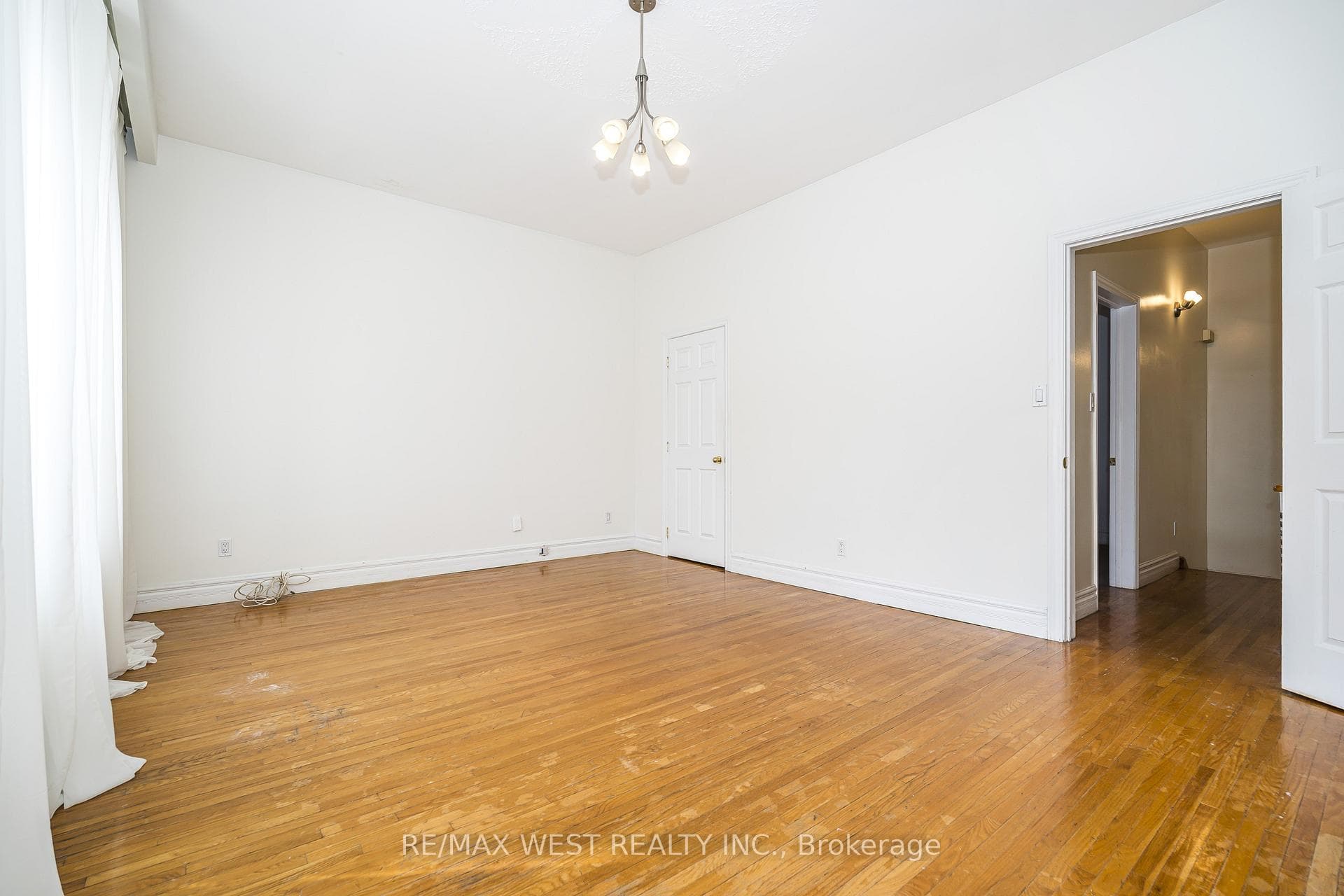 404 Manning Avenue - Semi-Detached photo 23 of 41 in Downtown Toronto / Waterfront, Ontario