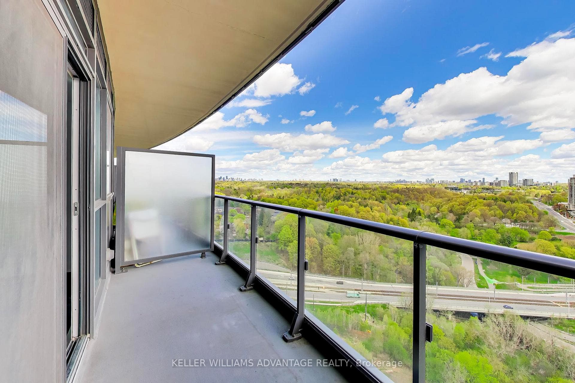 160 Vanderhoof Avenue Unit 1718 - Condo photo 15 of 42 in Flemingdon Park / Don Mills, Ontario
