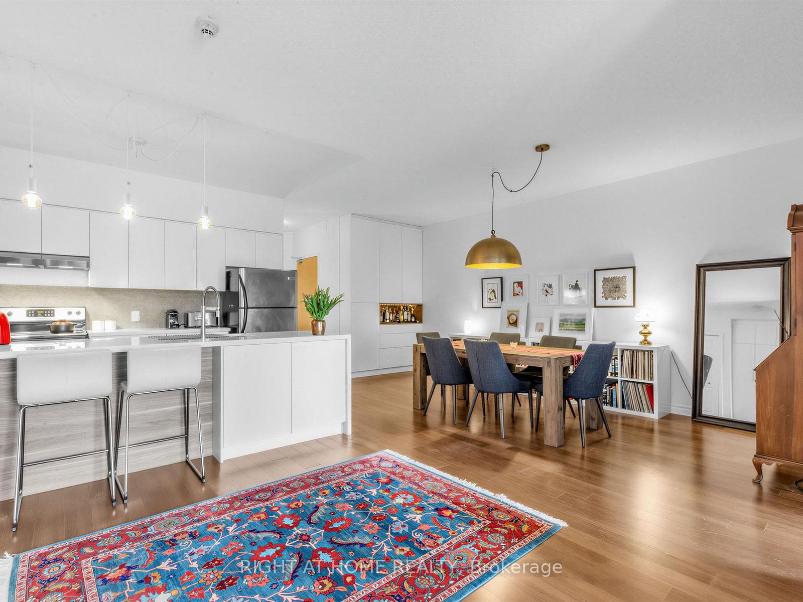 11 Christie Street Unit 406 - Condo photo 13 of 32 in Annex / Yorkville / Summerhill, Ontario