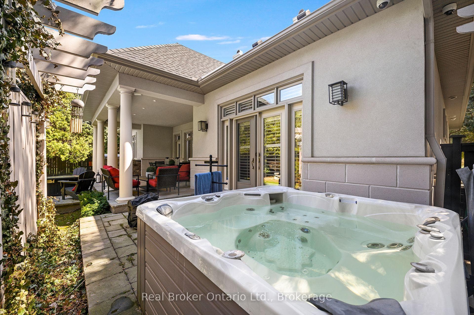 4507 Lakeshore Road - Detached photo 41 of 50 in Burlington, Ontario