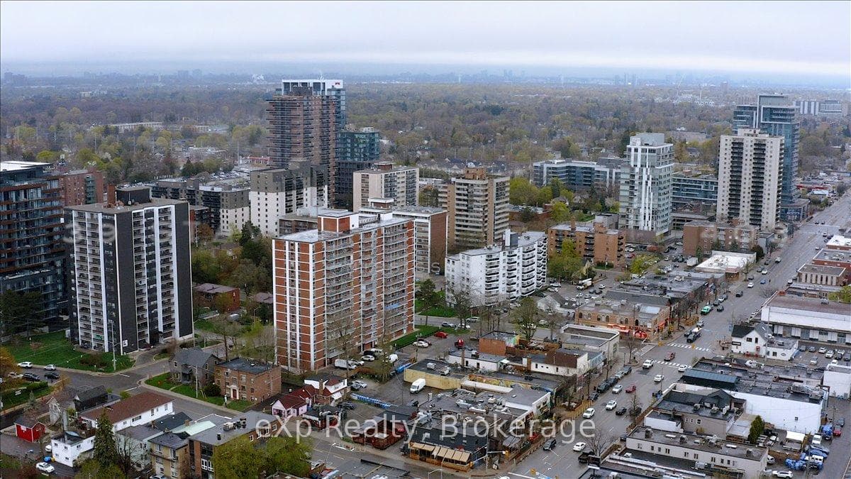 39 Stavebank Road Unit 403 - Condo photo 26 of 33 in Mississauga, Ontario