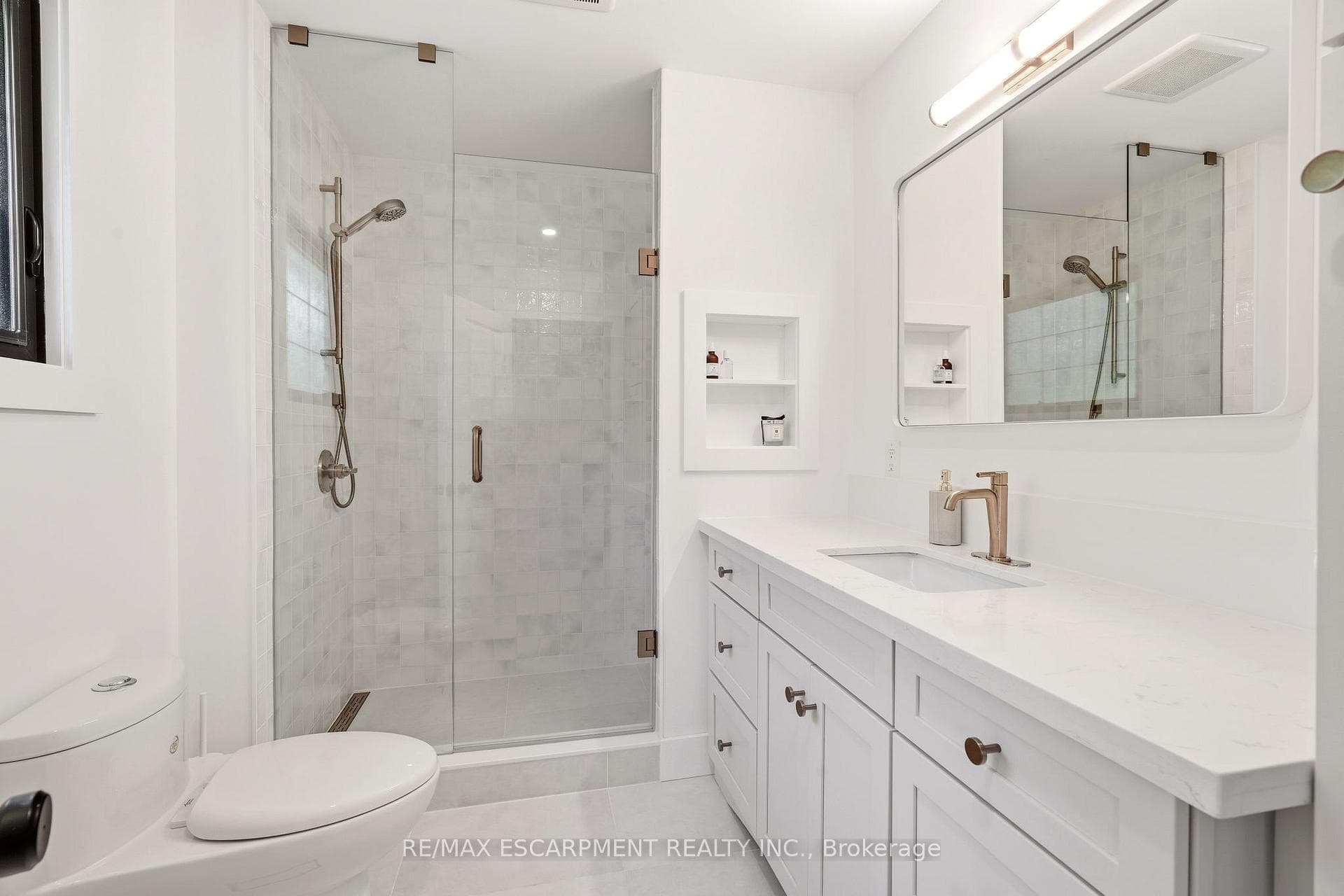 394 RANKIN Drive - Detached photo 33 of 50 in Burlington, Ontario