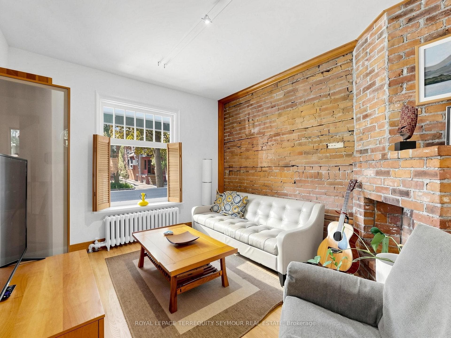 225 Howland Avenue - Townhouse photo 6 of 48 in Annex / Yorkville / Summerhill, Ontario
