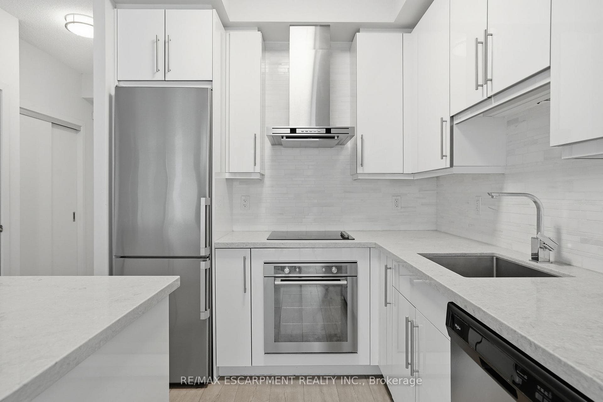 2087 Fairview Street Unit 1310 - Condo photo 7 of 27 in Burlington, Ontario