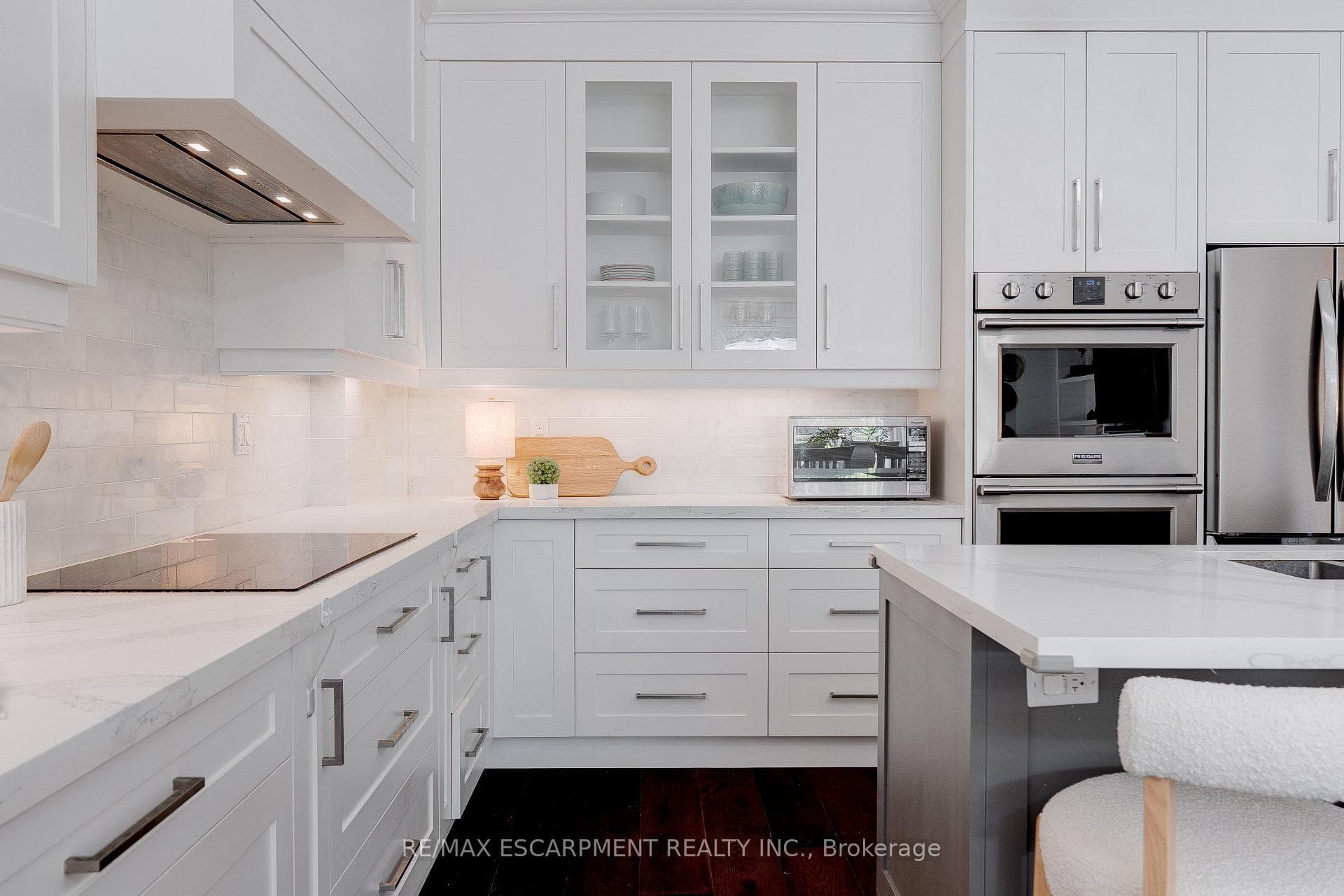 296 Kent Crescent - Multi-Family photo 6 of 50 in Burlington, Ontario