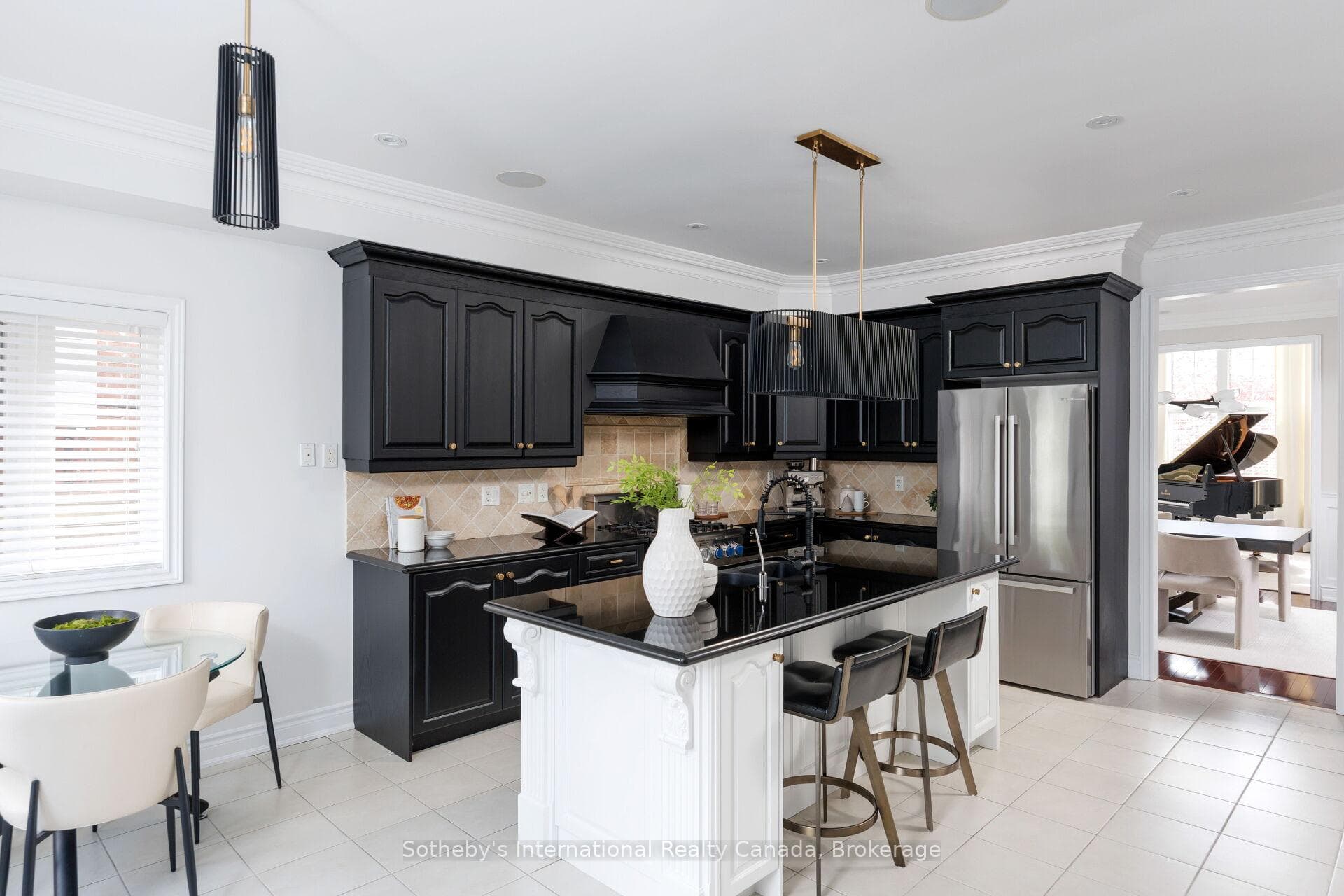 1437 Islington Avenue - Detached photo 13 of 40 in Etobicoke (Islington / Rexdale), Ontario