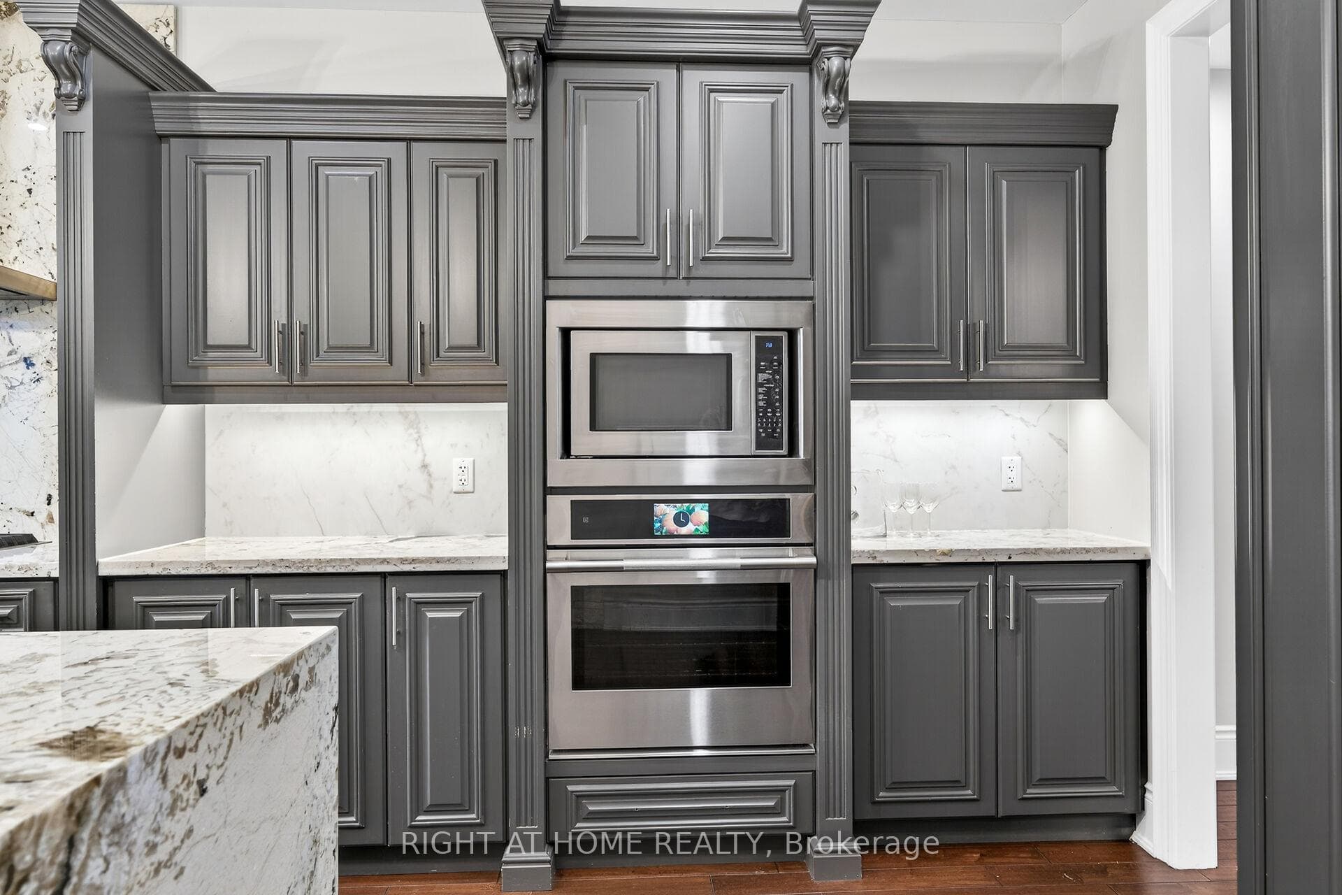775 King Road - Detached photo 15 of 50 in Burlington, Ontario