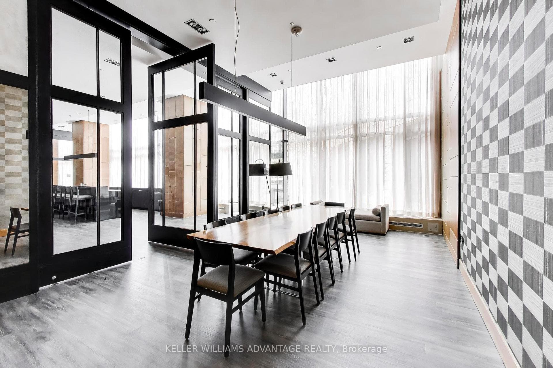 160 Vanderhoof Avenue Unit 1718 - Condo photo 32 of 42 in Flemingdon Park / Don Mills, Ontario