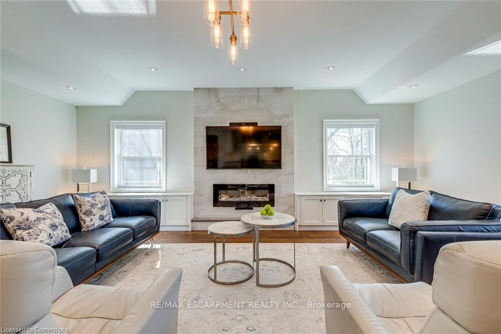 4306 Lakeshore Road - Detached photo 13 of 47 in Burlington, Ontario