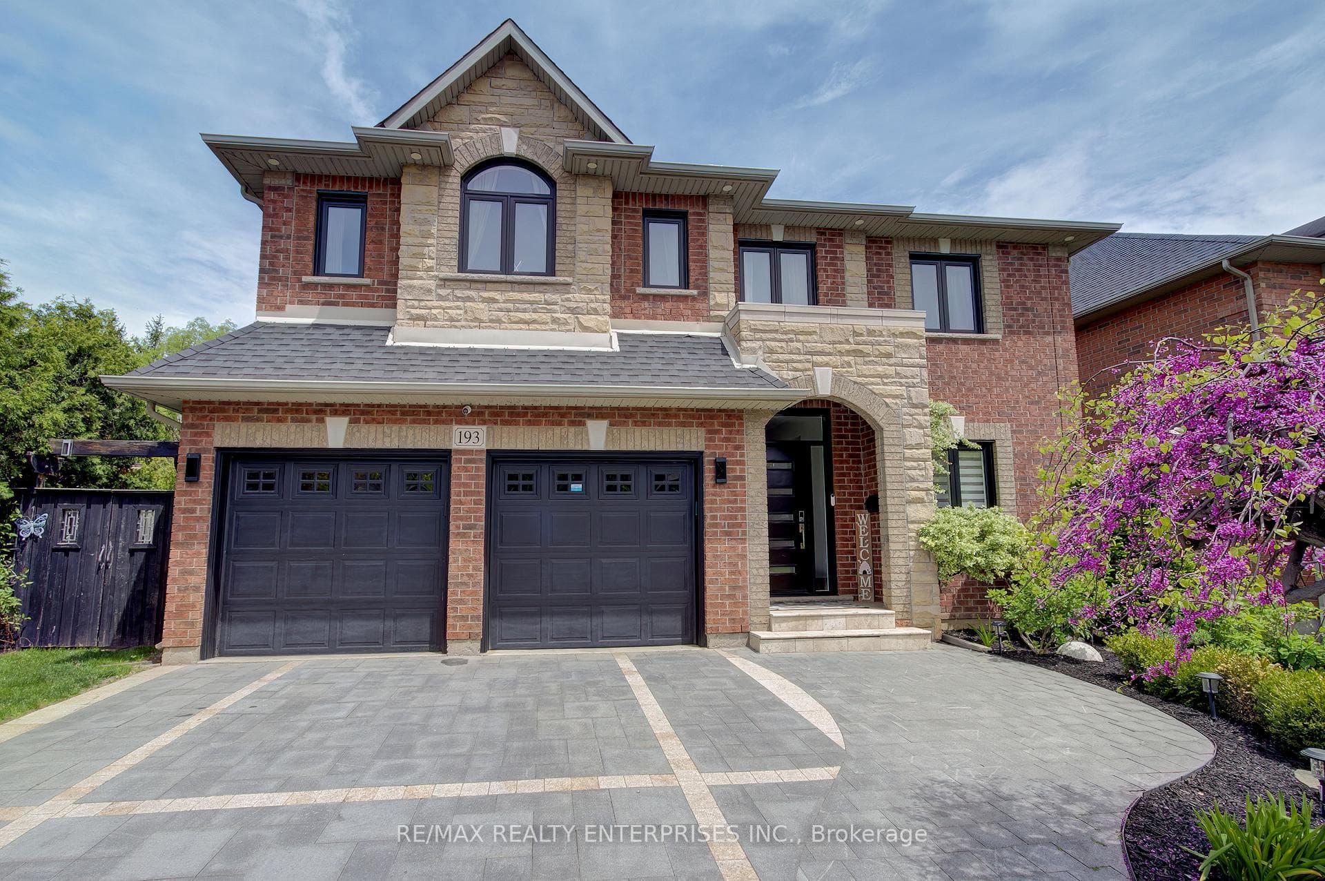 193 Teddington Place - Detached photo 2 of 50 in Burlington, Ontario