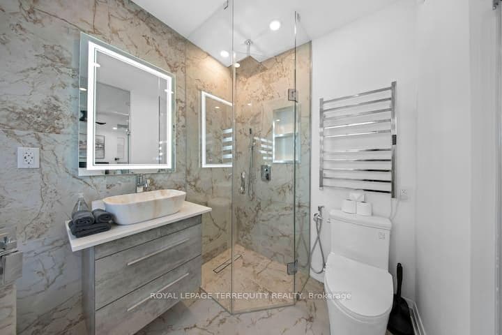 49 Manderley Drive Unit Main - Detached photo 9 of 13 in Birch Cliff / Cliffside, Ontario