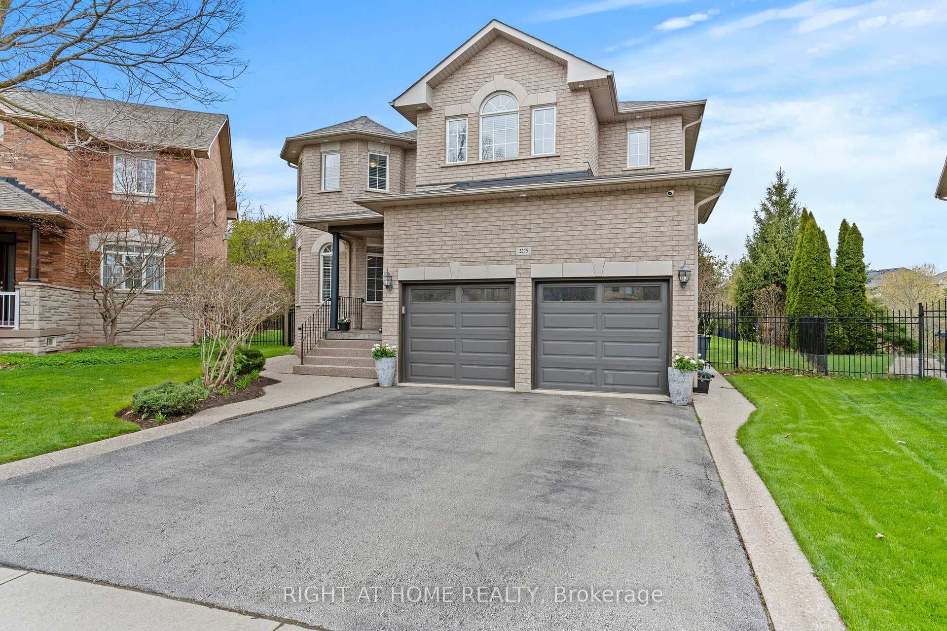 2275 Whitecliffe Way - Detached photo 8 of 38 in Oakville, Ontario