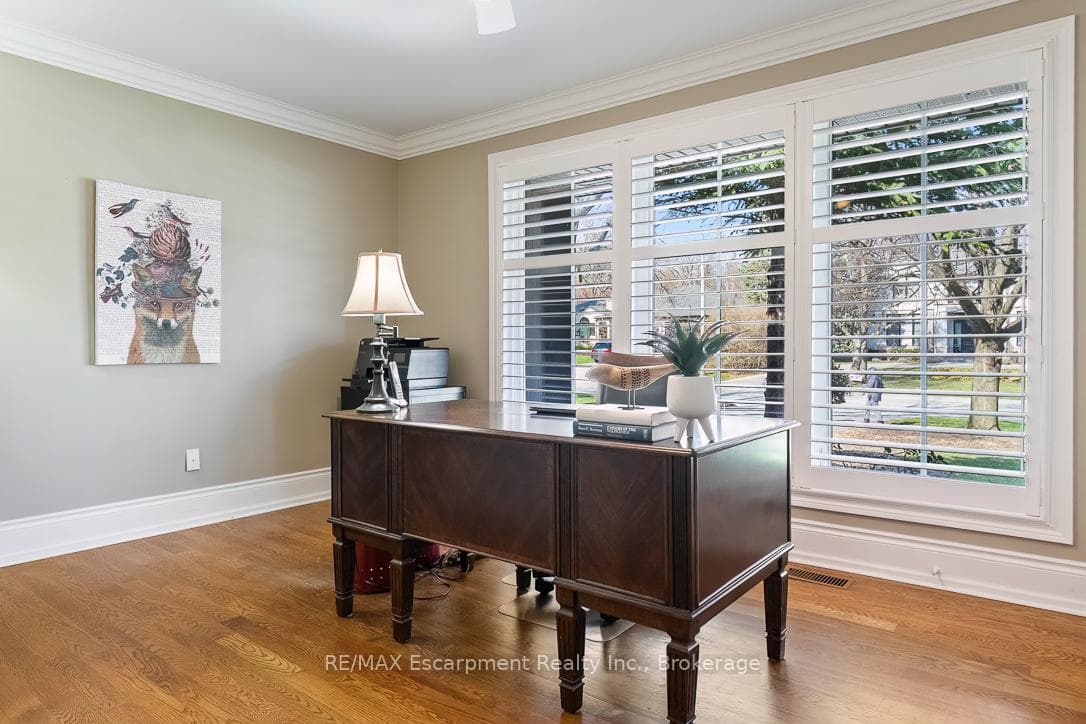 214 MAPLE GROVE Drive - Detached photo 24 of 49 in Oakville, Ontario