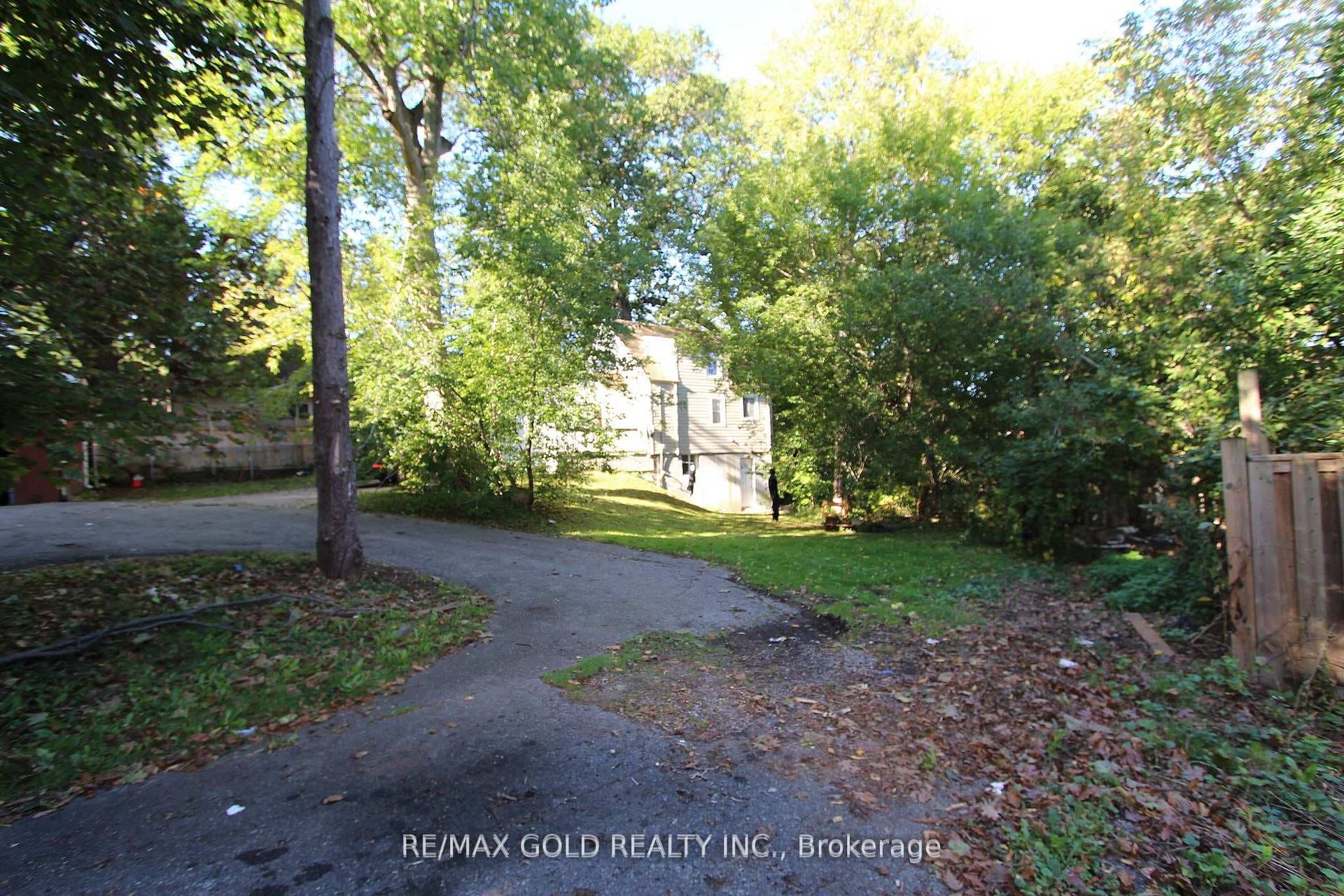 961 Lakeshore Road - home for sale in Mississauga, Ontario