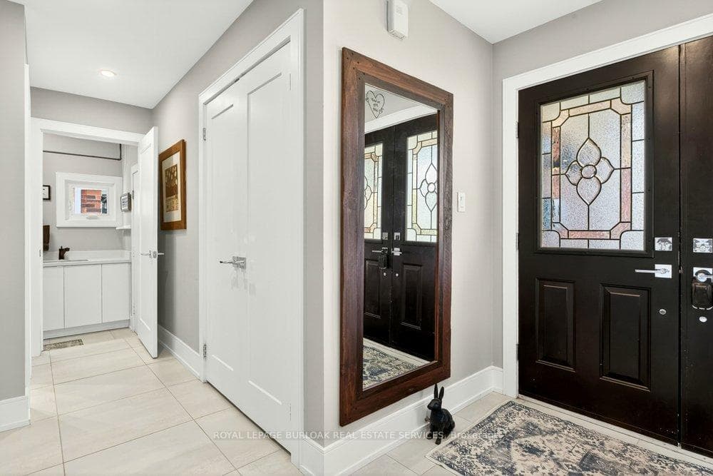 1078 Augustus Drive - Detached photo 4 of 49 in Burlington, Ontario